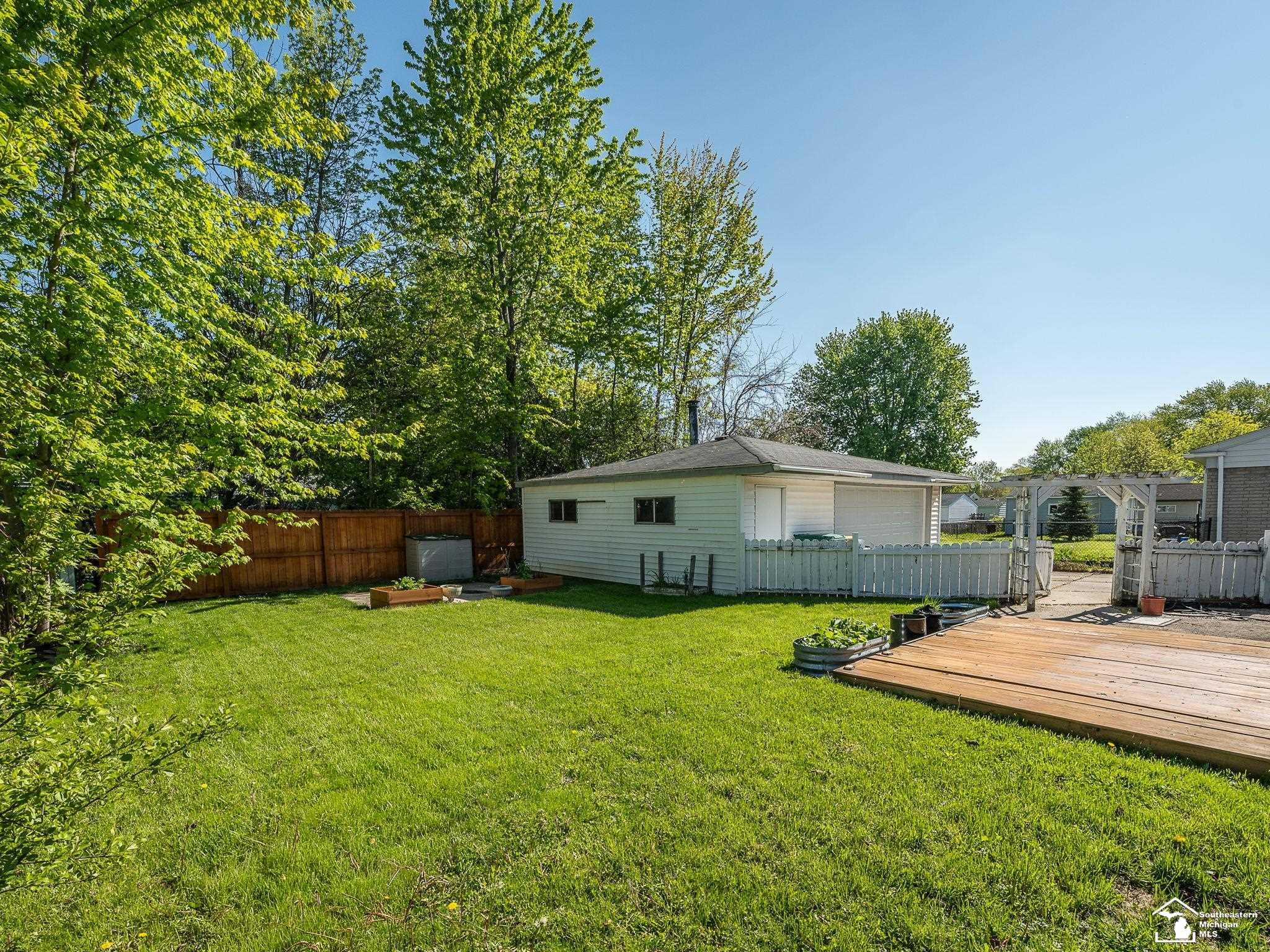42064 Arthur Street, Belleville, MI 48111 — Photo 25