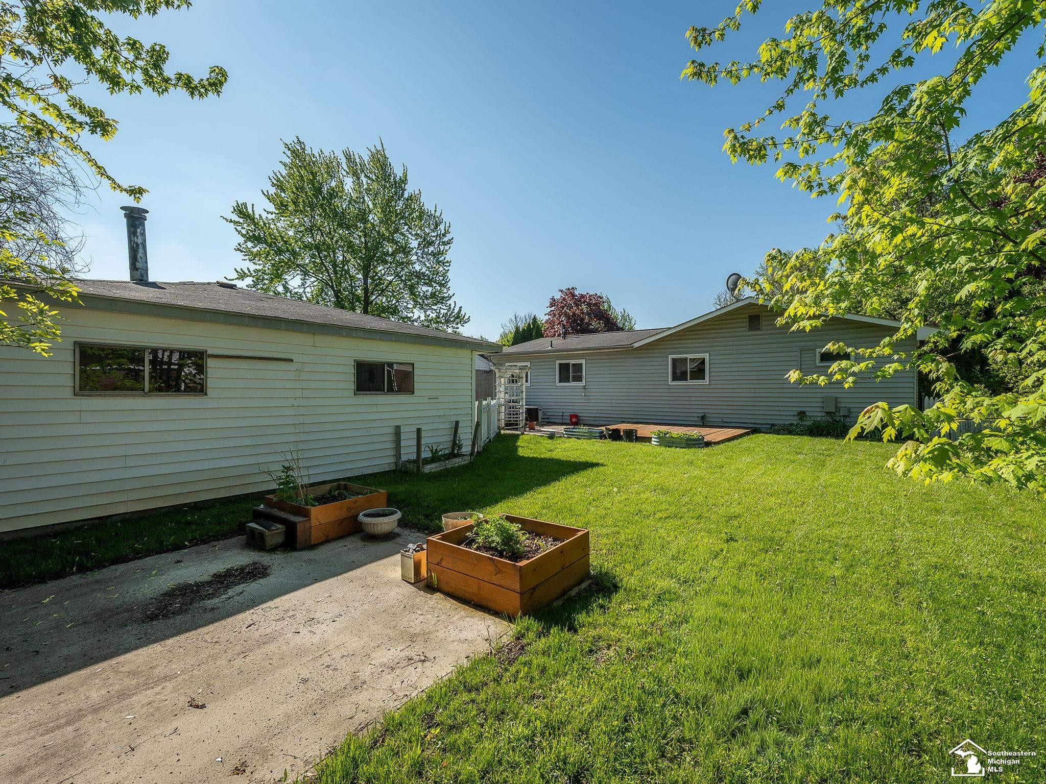 42064 Arthur Street, Belleville, MI 48111 — Photo 26