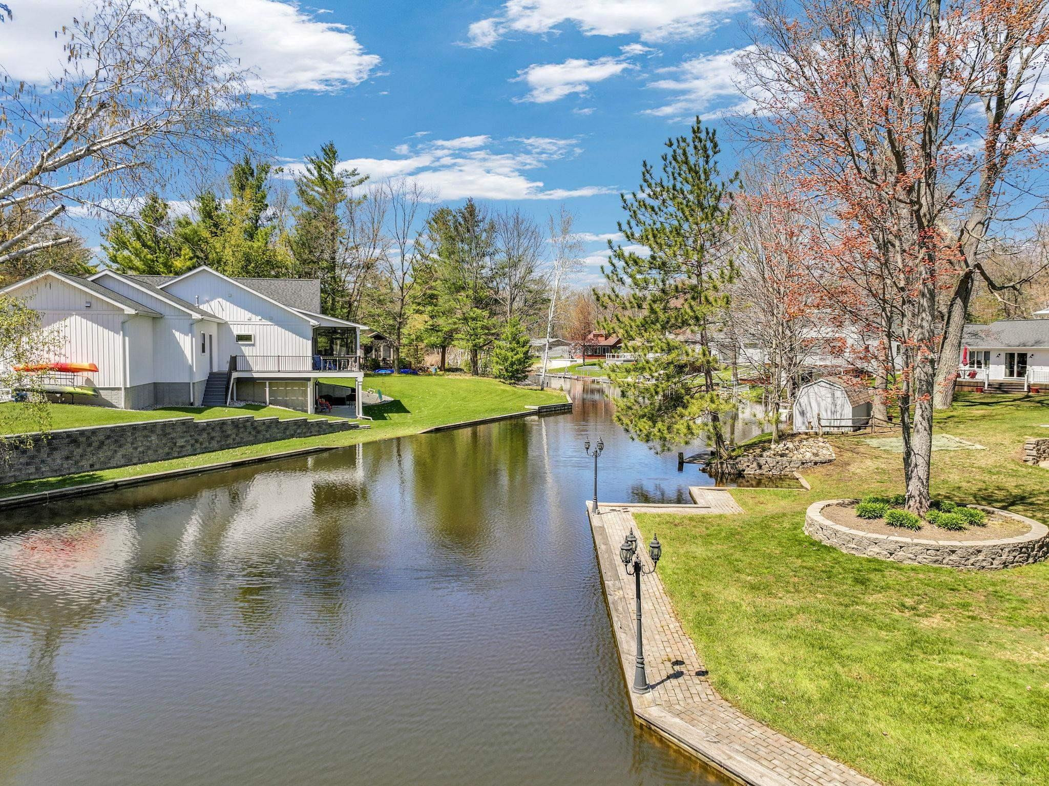 2185 E Houghton Drive, Houghton Lake, MI 48629 — Photo 9