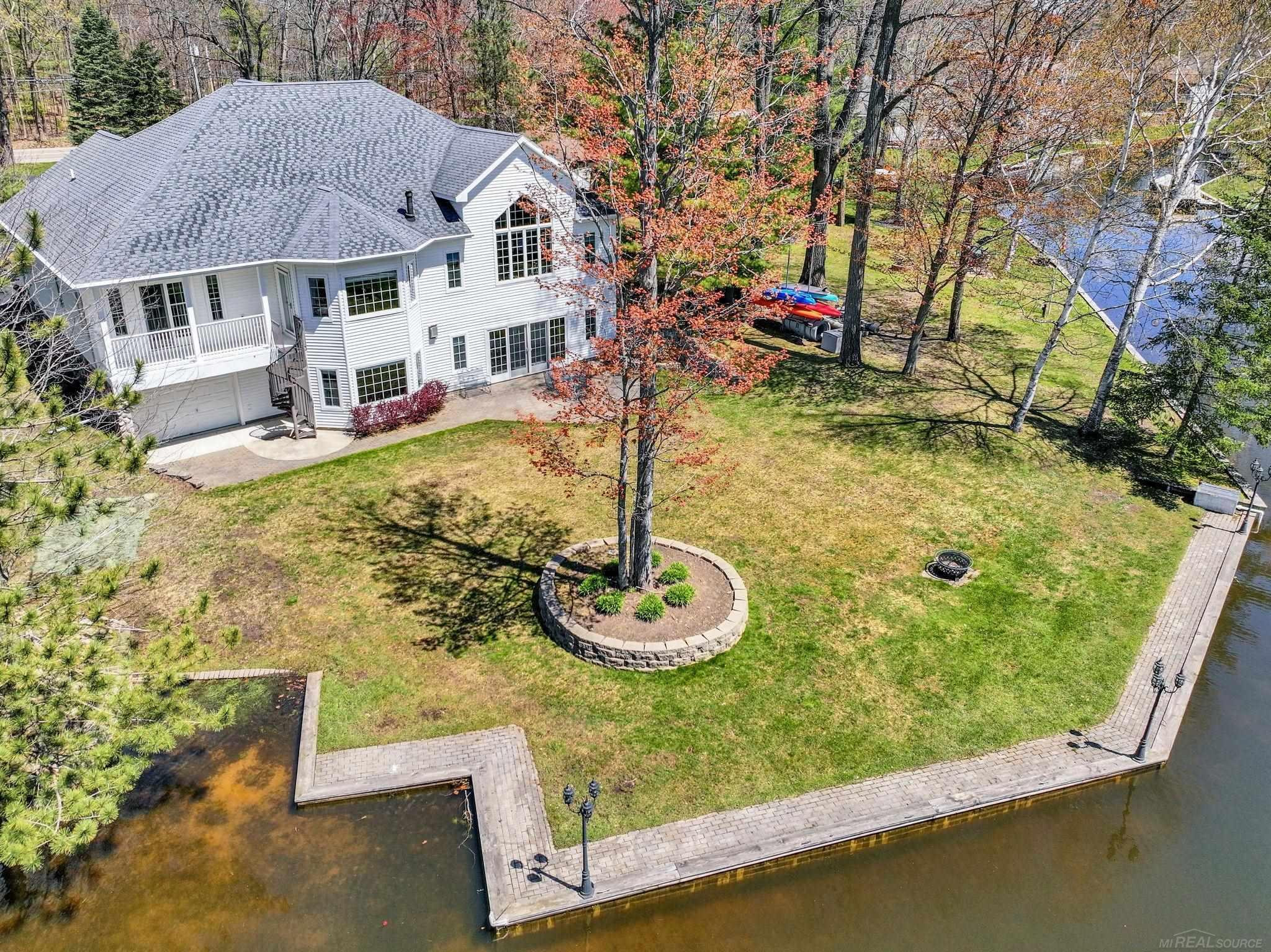 2185 E Houghton Drive, Houghton Lake, MI 48629 — Photo 11