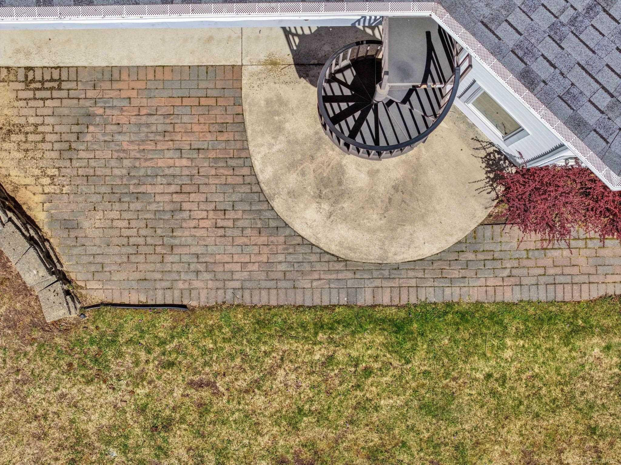 2185 E Houghton Drive, Houghton Lake, MI 48629 — Photo 14