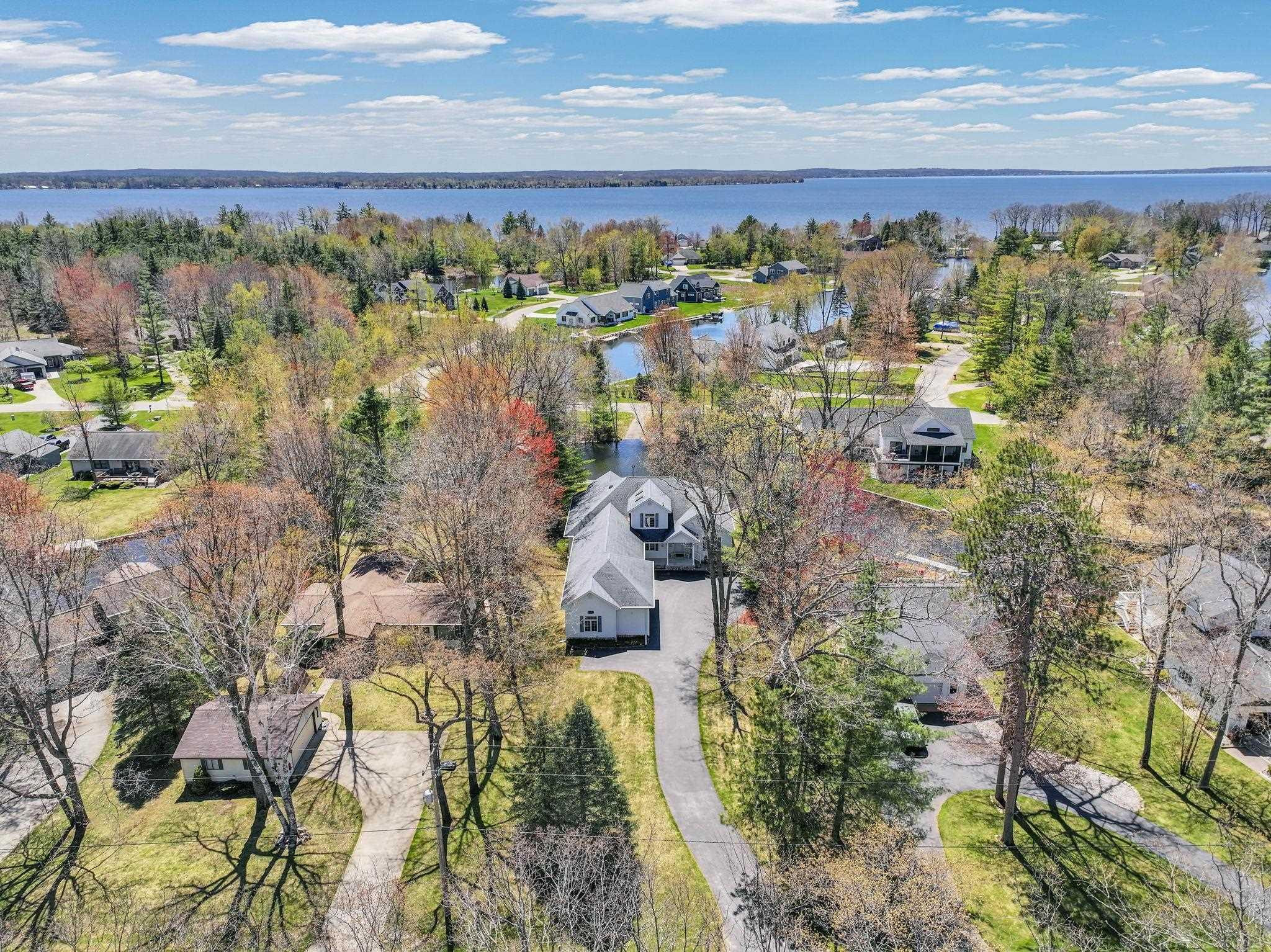 2185 E Houghton Drive, Houghton Lake, MI 48629 — Photo 24