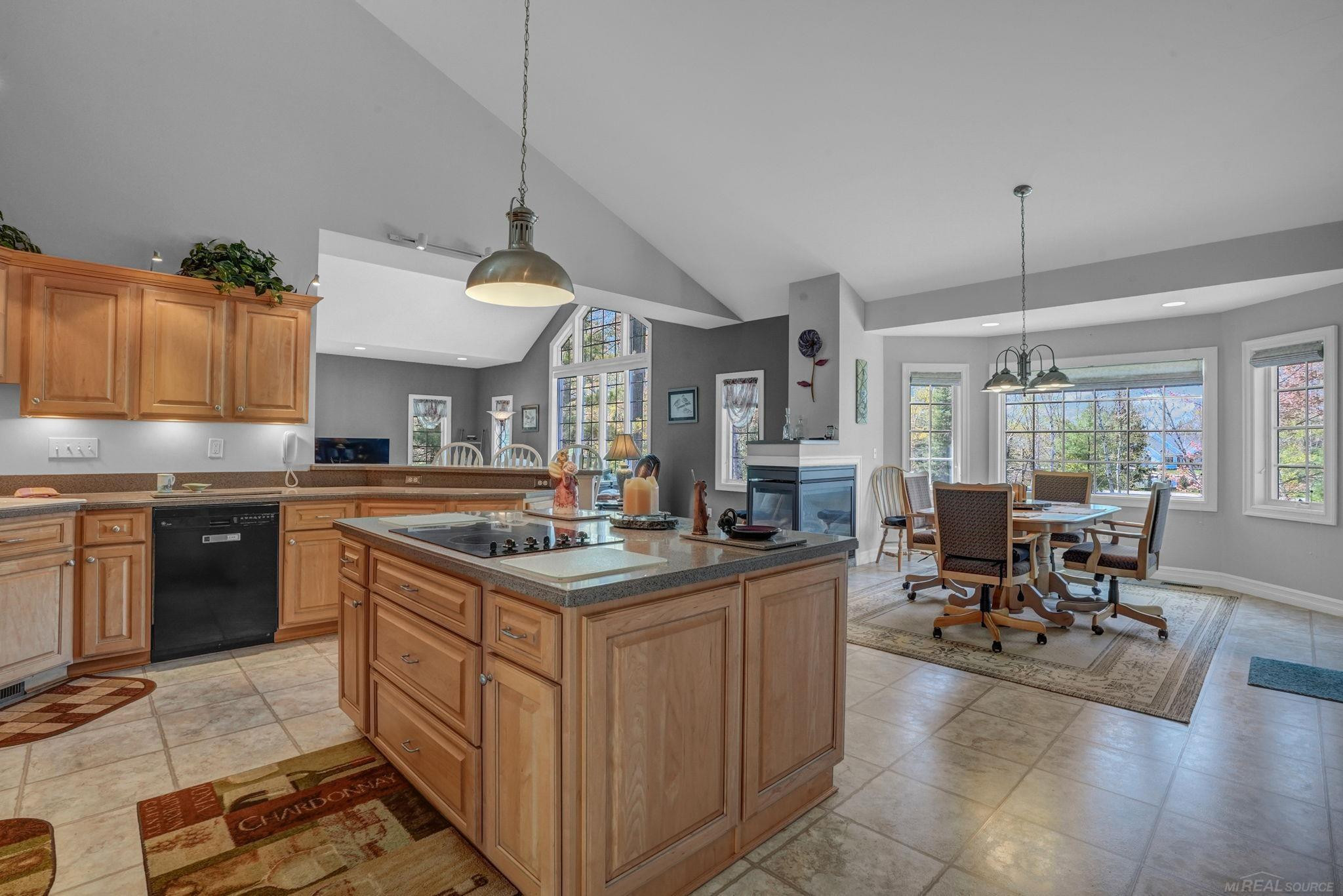 2185 E Houghton Drive, Houghton Lake, MI 48629 — Photo 25