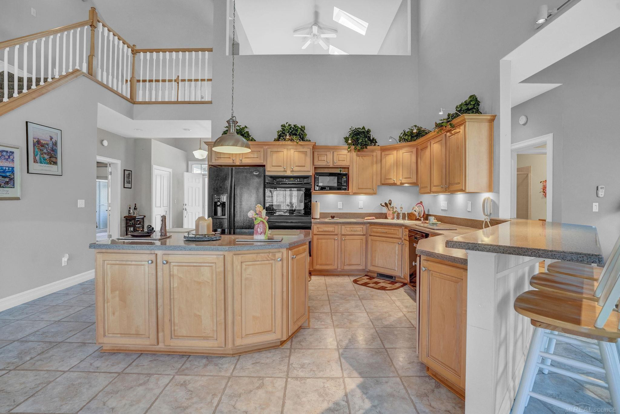 2185 E Houghton Drive, Houghton Lake, MI 48629 — Photo 30