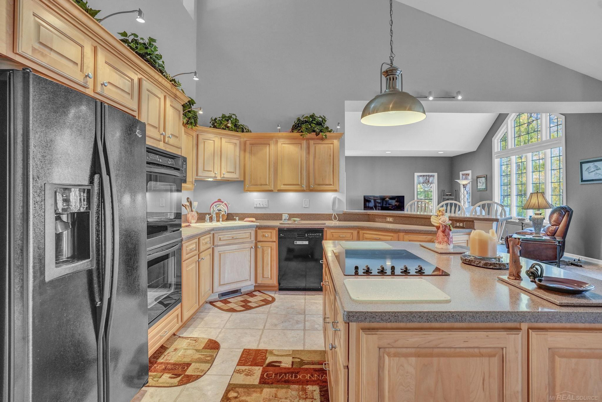 2185 E Houghton Drive, Houghton Lake, MI 48629 — Photo 34