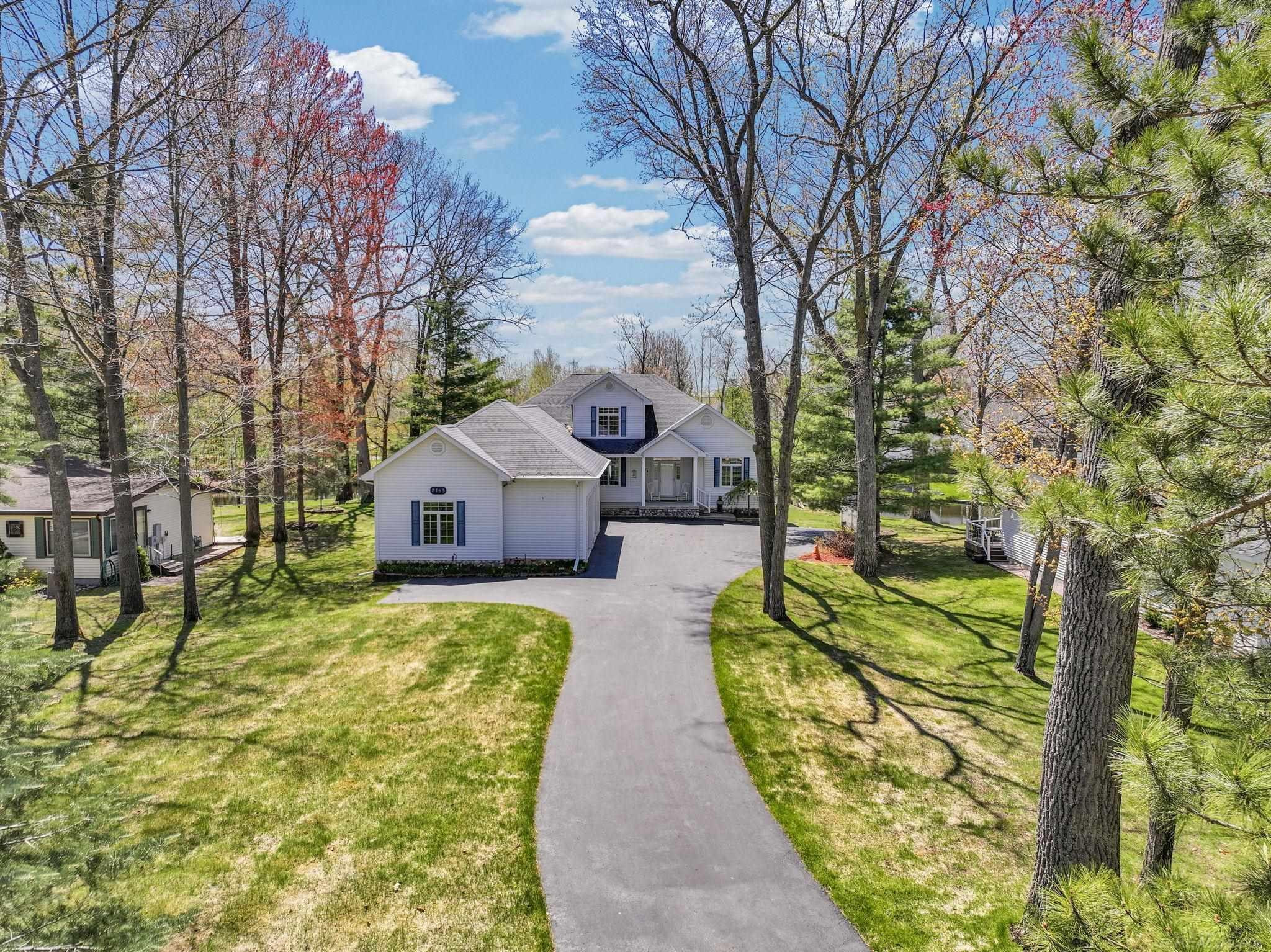 2185 E Houghton Drive, Houghton Lake, MI 48629 — Photo 92