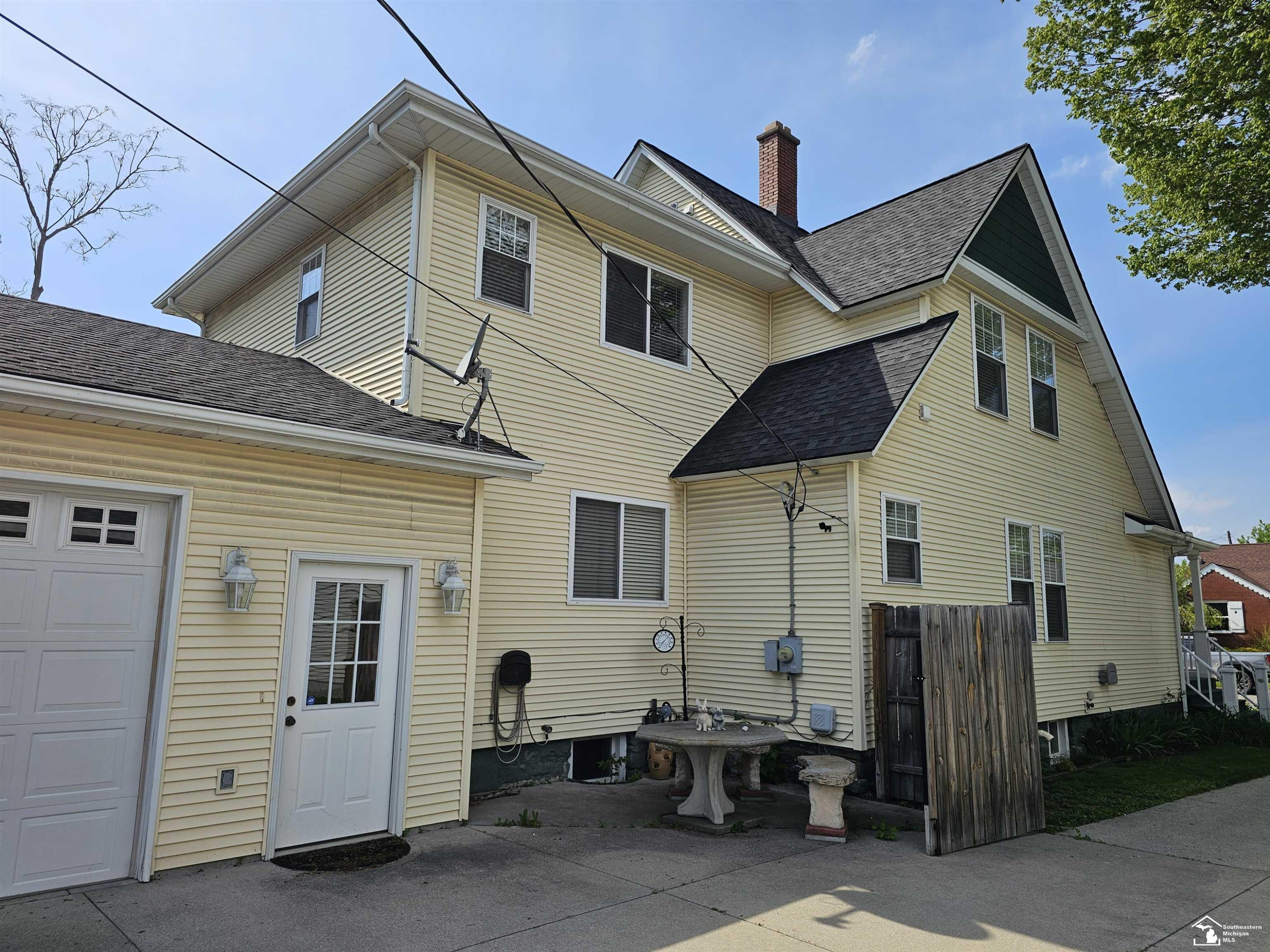 734 White Street, Port Huron, MI 48060 — Photo 5