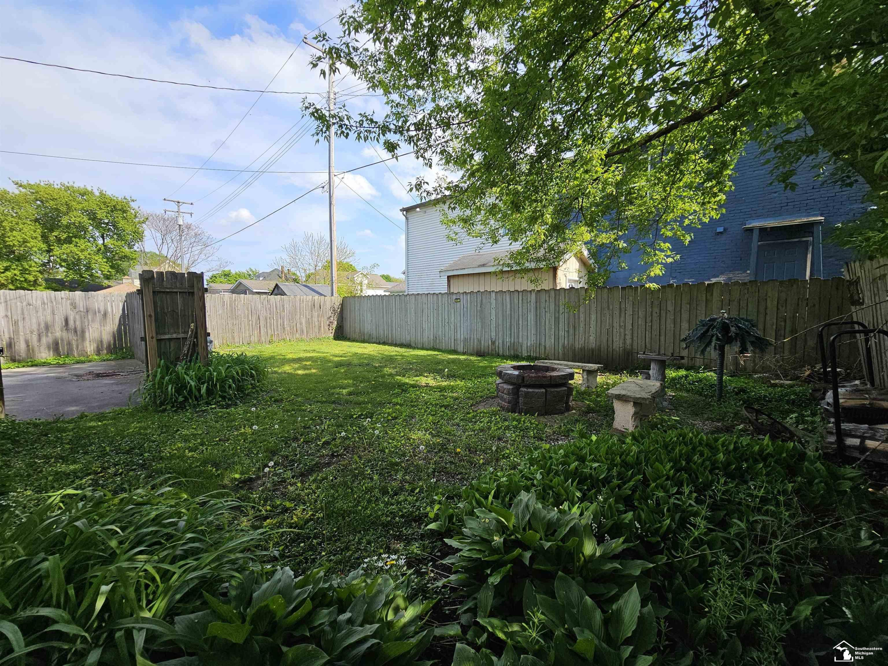 734 White Street, Port Huron, MI 48060 — Photo 11
