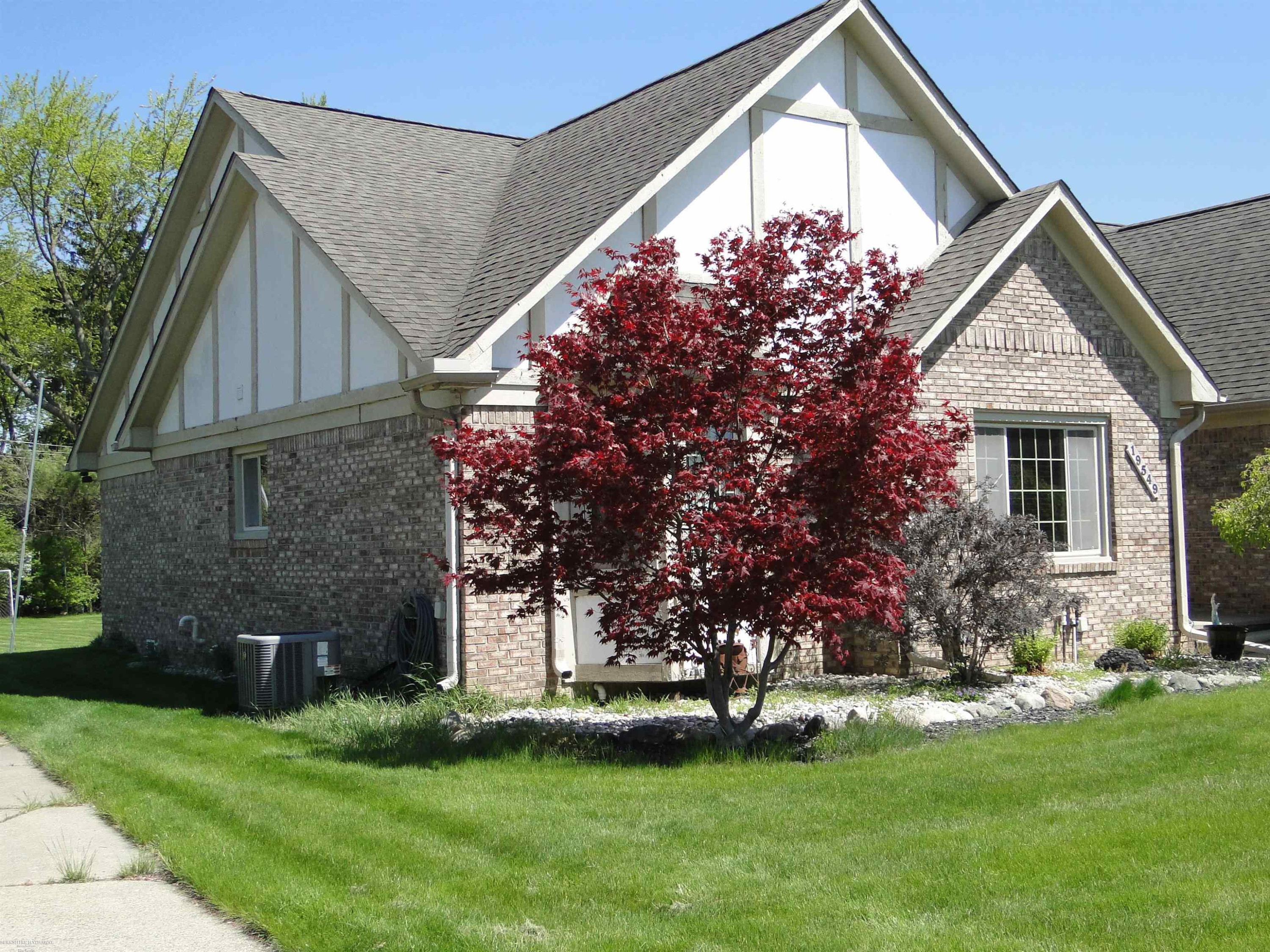 19549 Dixie Drive, Clinton Twp, MI 48035 — Photo 3