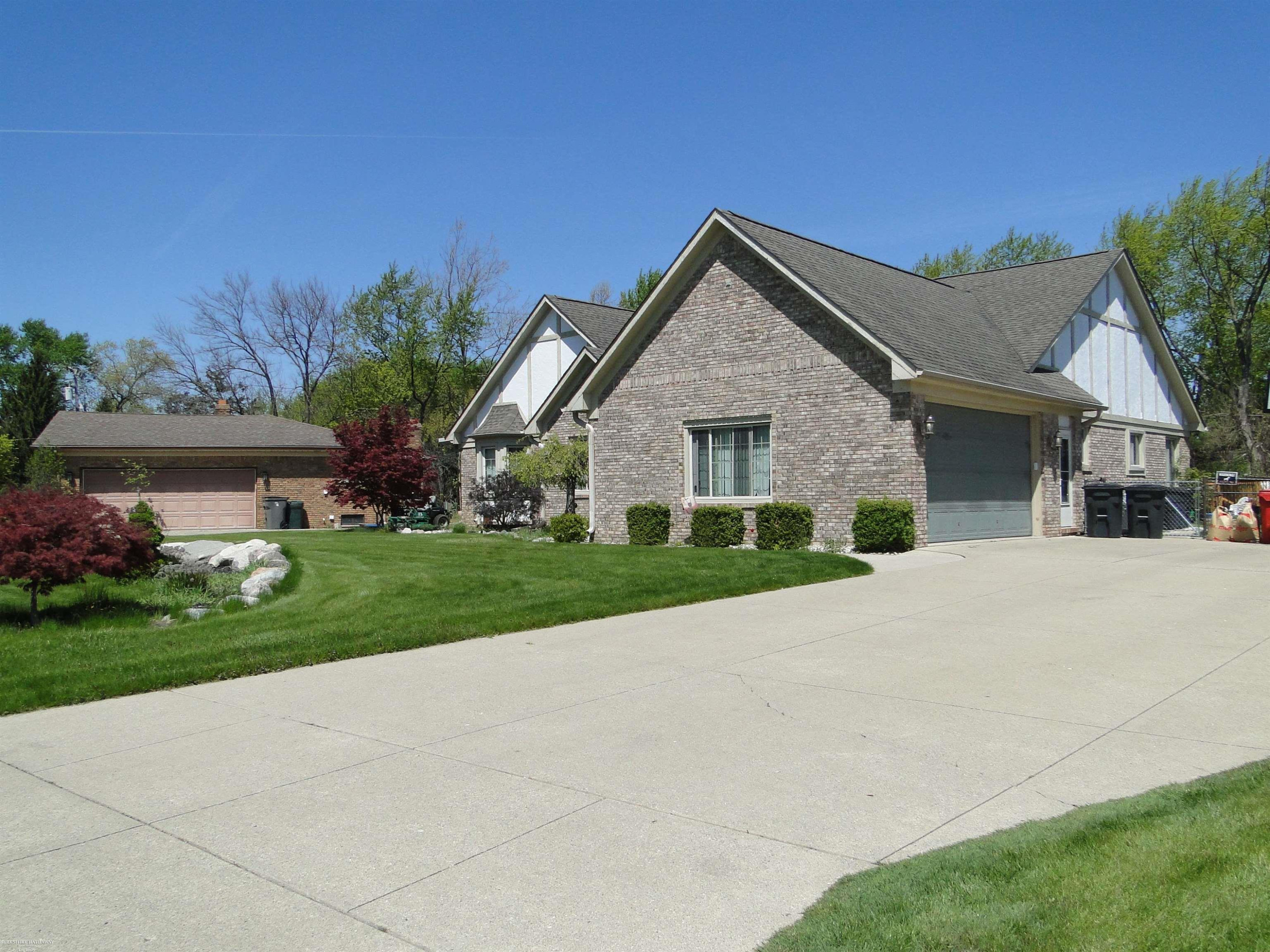 19549 Dixie Drive, Clinton Twp, MI 48035 — Photo 6