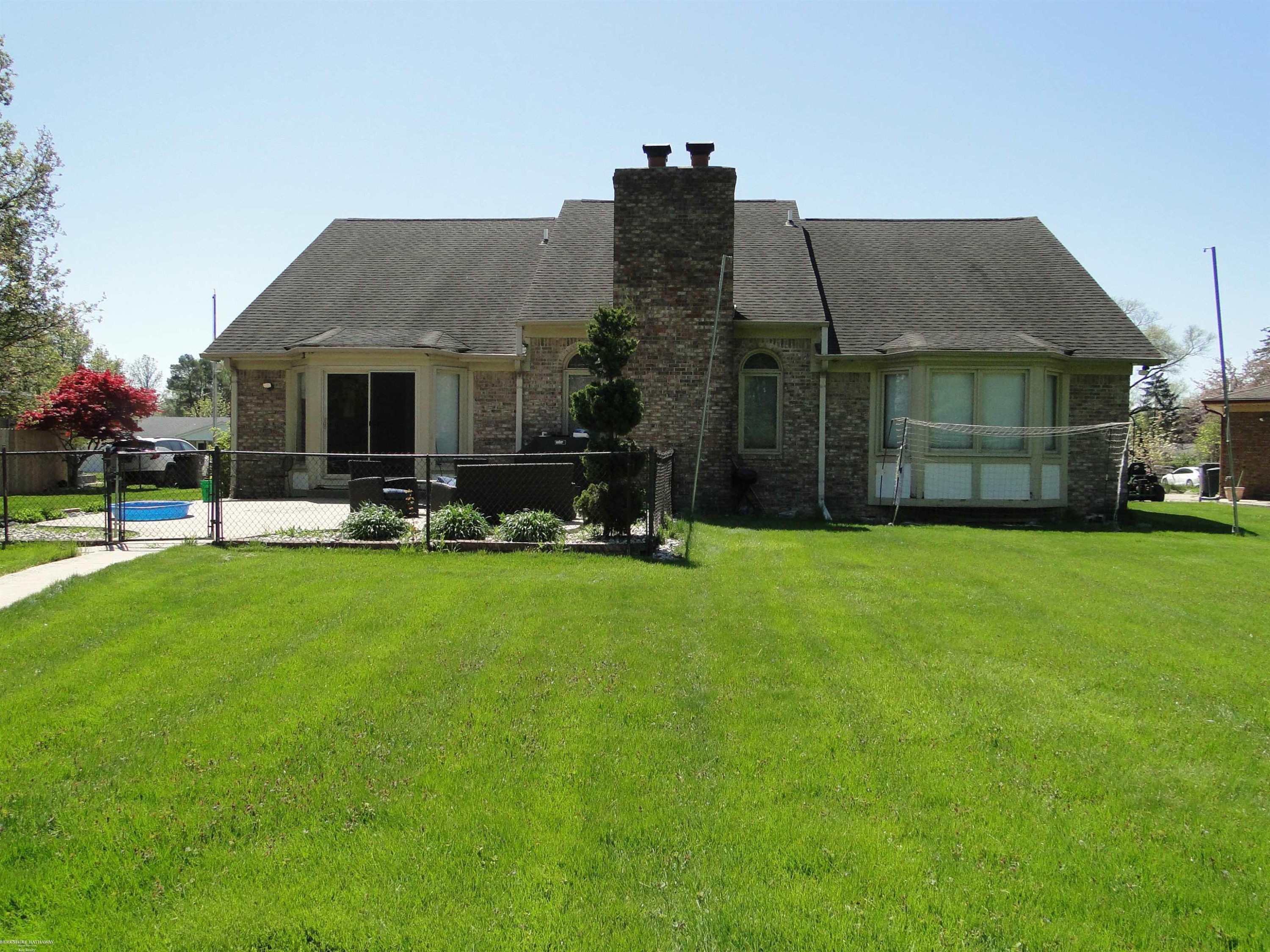 19549 Dixie Drive, Clinton Twp, MI 48035 — Photo 9