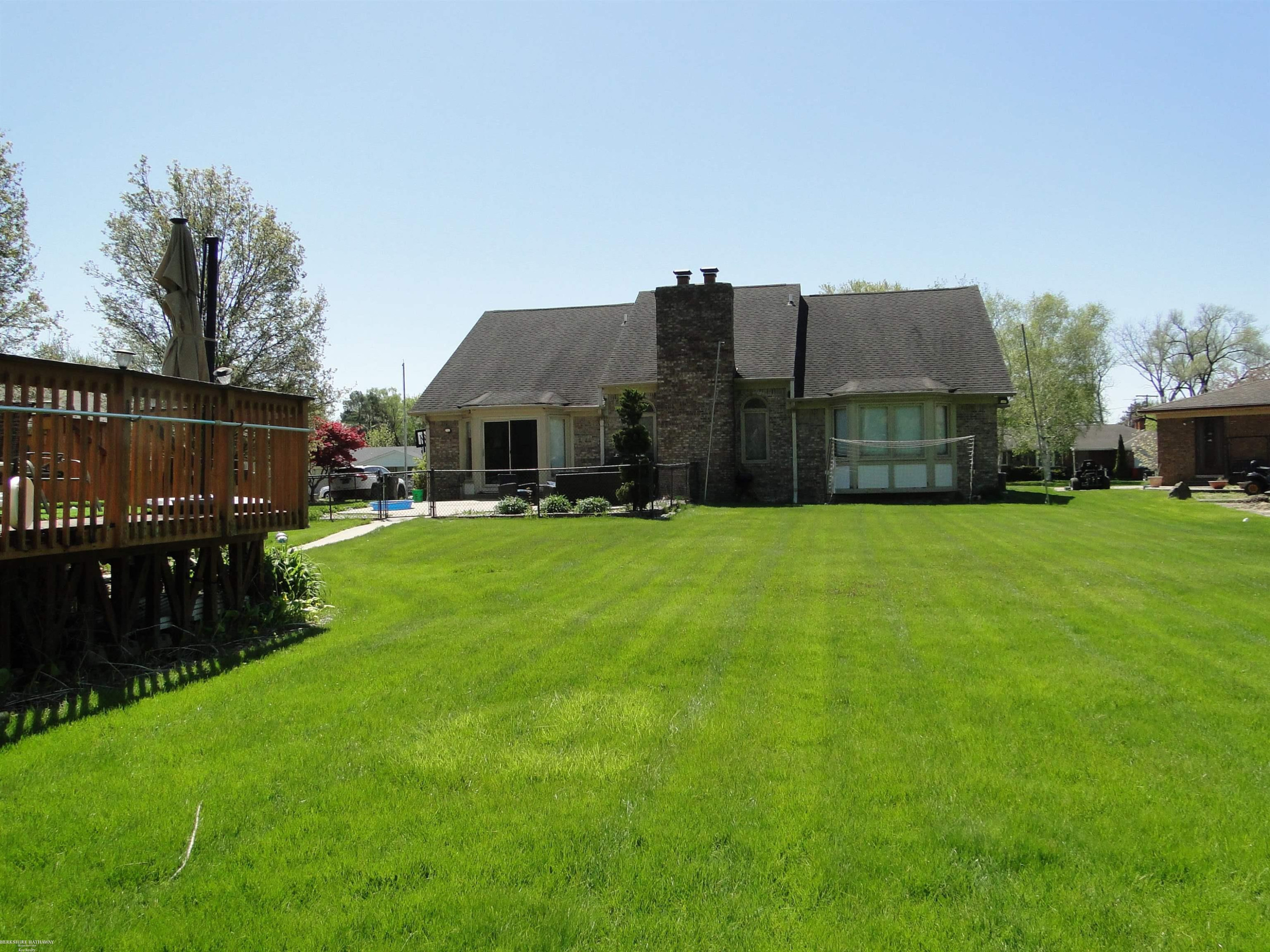 19549 Dixie Drive, Clinton Twp, MI 48035 — Photo 11