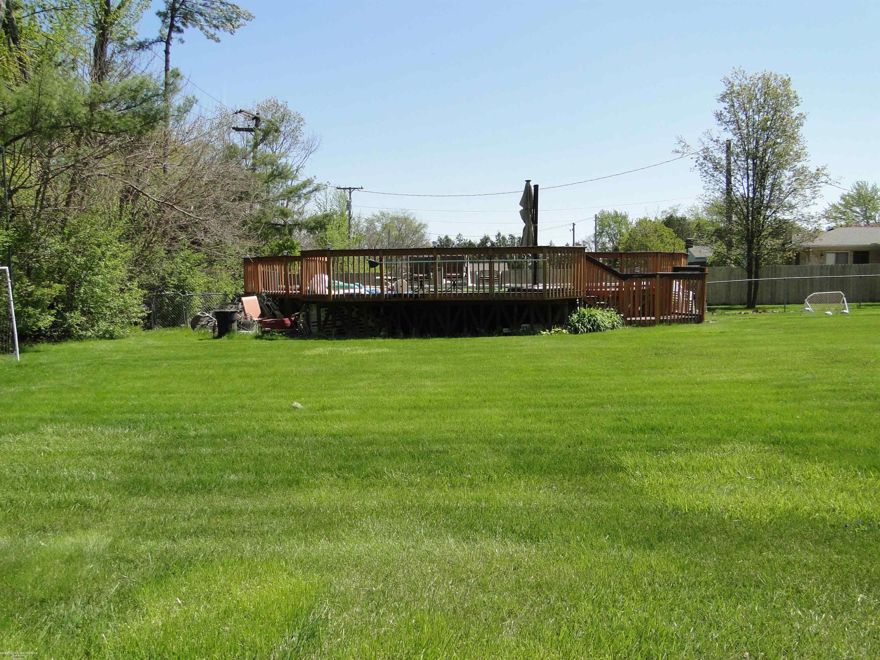 19549 Dixie Drive, Clinton Twp, MI 48035 — Photo 16