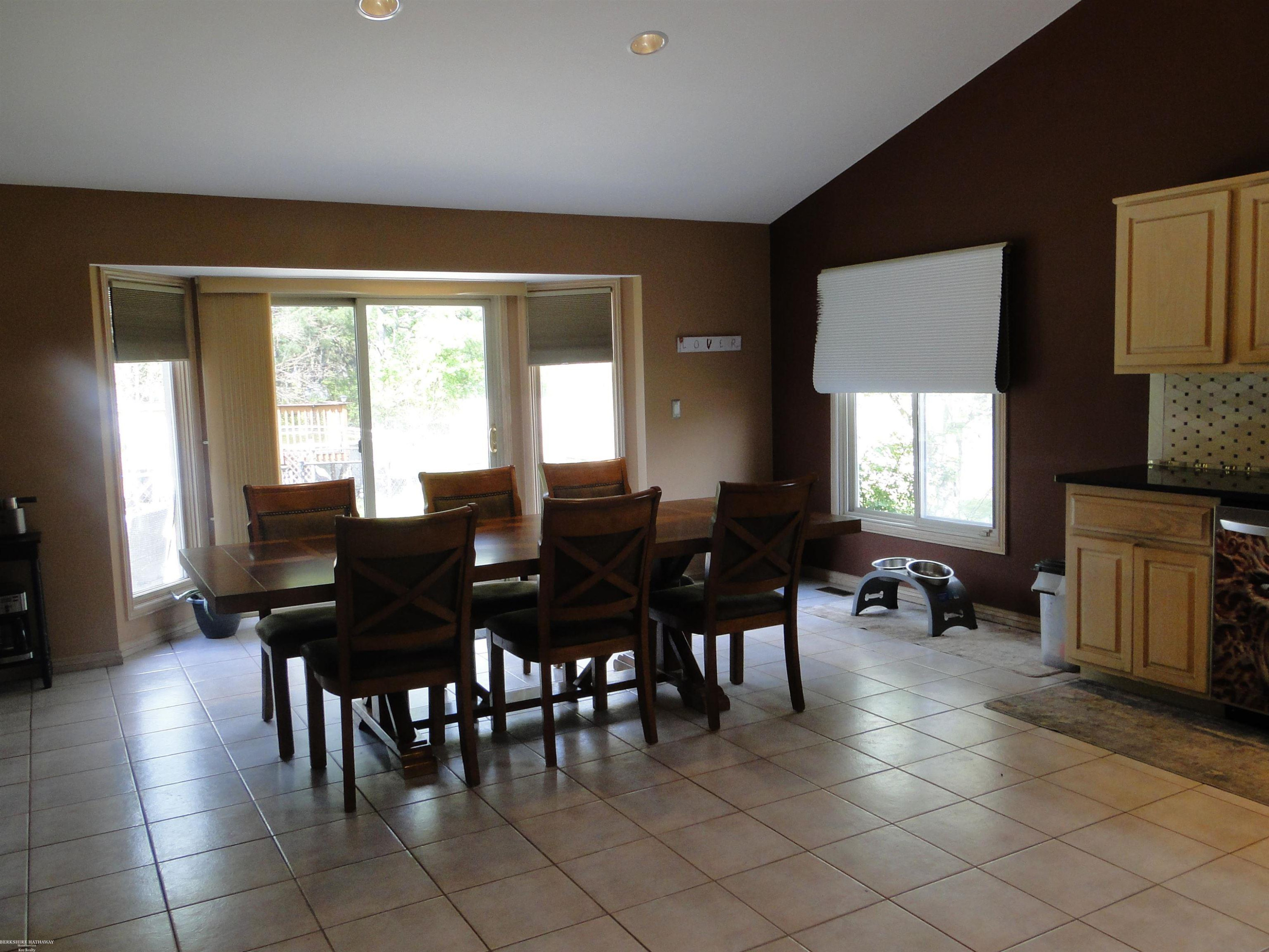 19549 Dixie Drive, Clinton Twp, MI 48035 — Photo 21