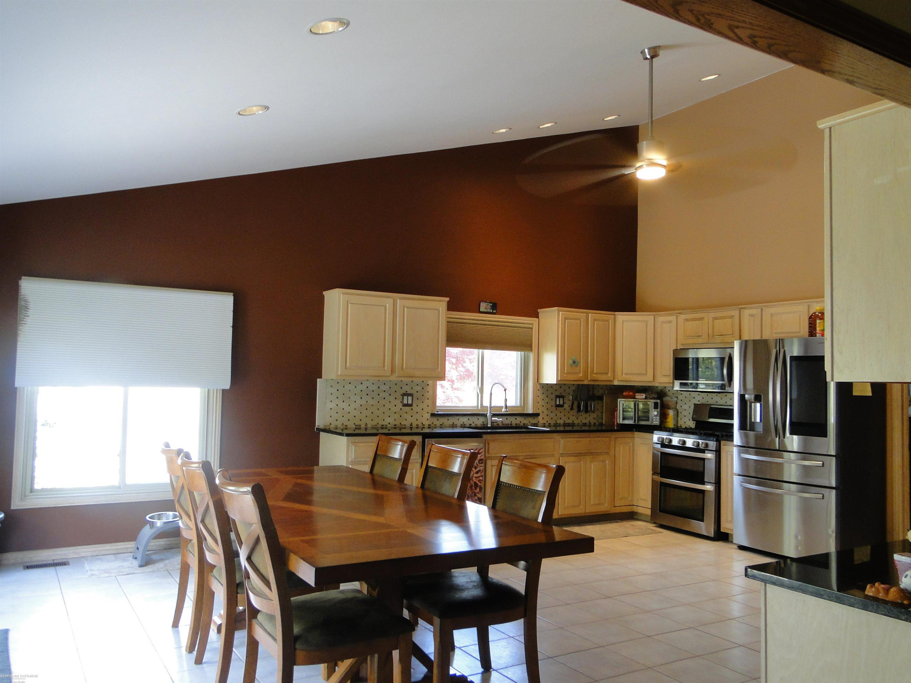 19549 Dixie Drive, Clinton Twp, MI 48035 — Photo 23