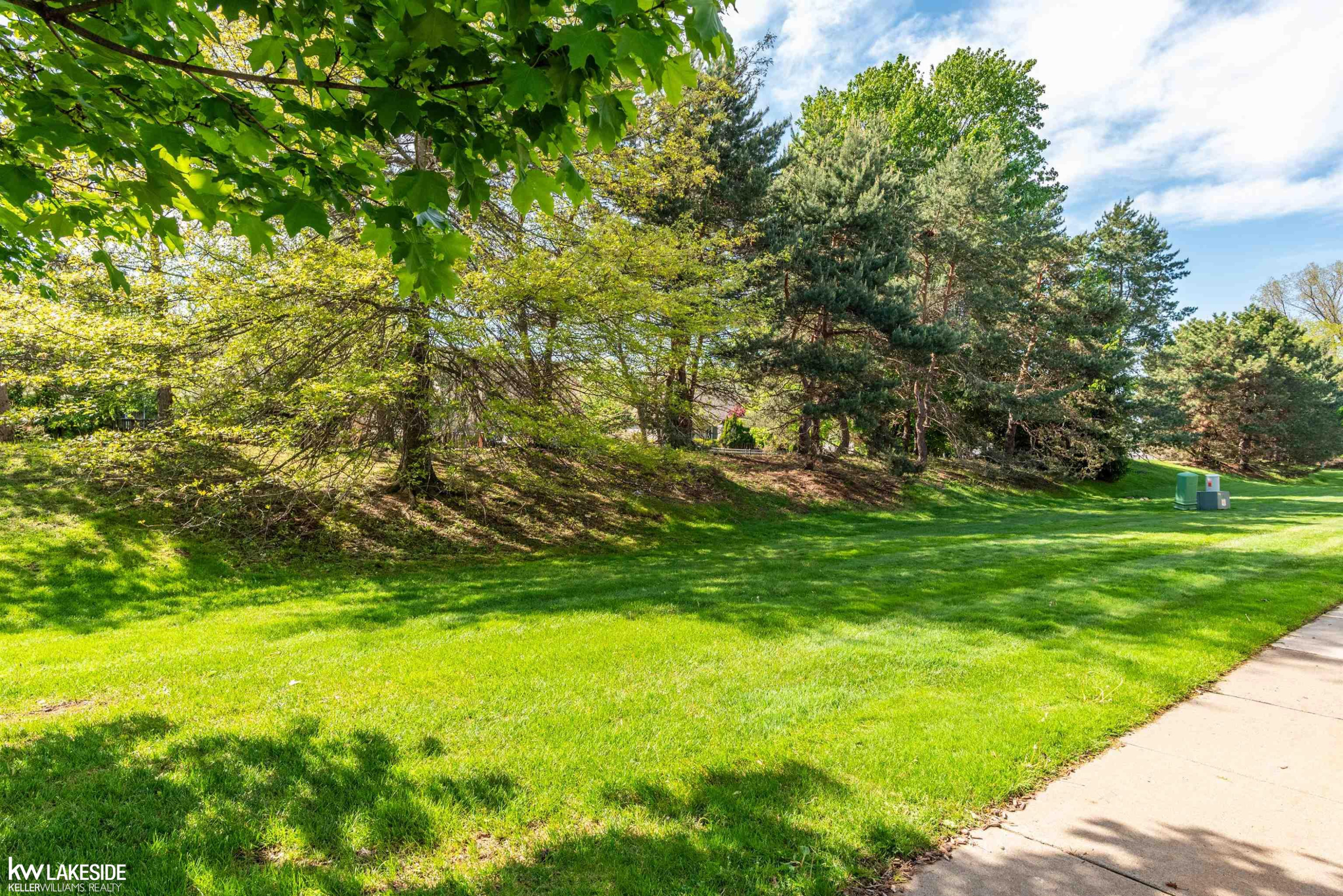 43971 Elm Drive, Sterling Heights, MI 48313 — Photo 22