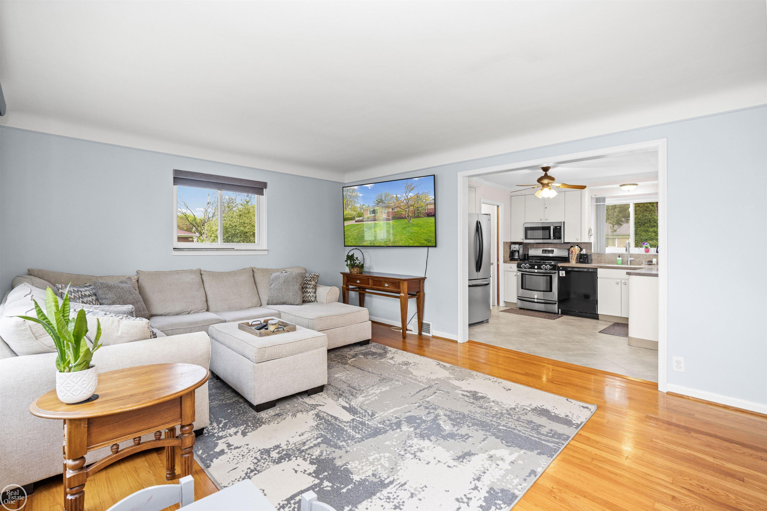21920 Lakeshire Street, Saint Clair Shores, MI 48081 — Photo 3
