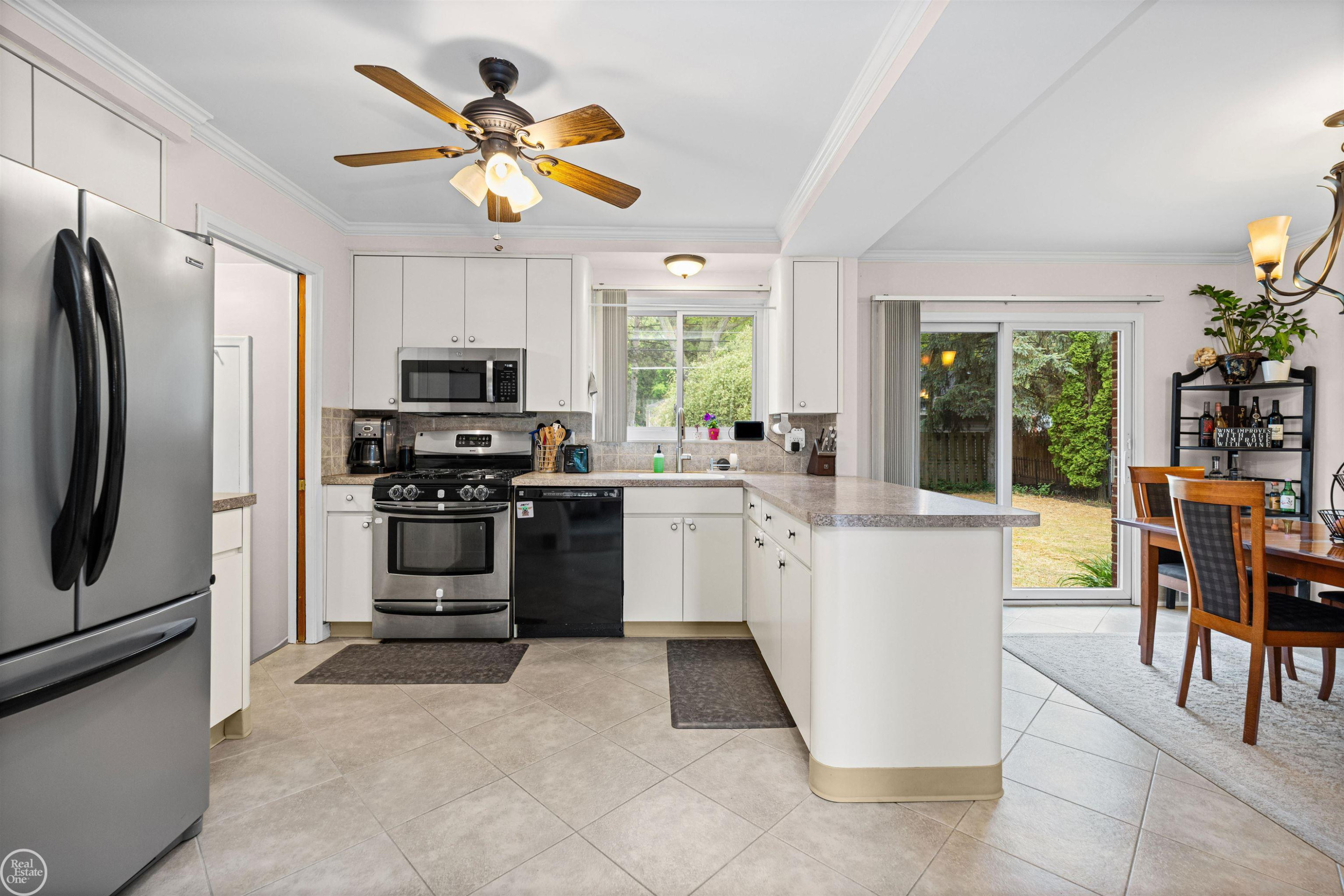 21920 Lakeshire Street, Saint Clair Shores, MI 48081 — Photo 8