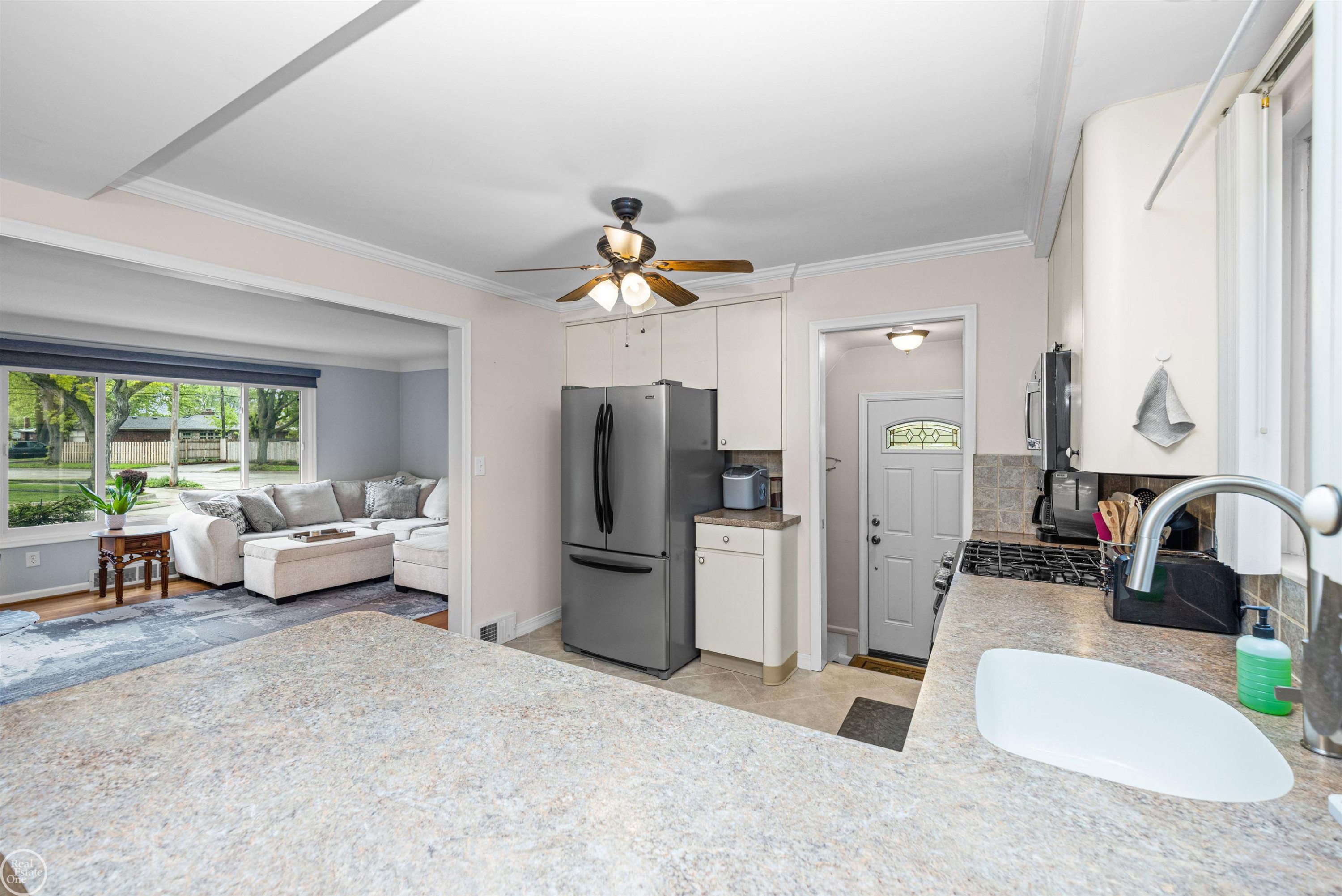 21920 Lakeshire Street, Saint Clair Shores, MI 48081 — Photo 14
