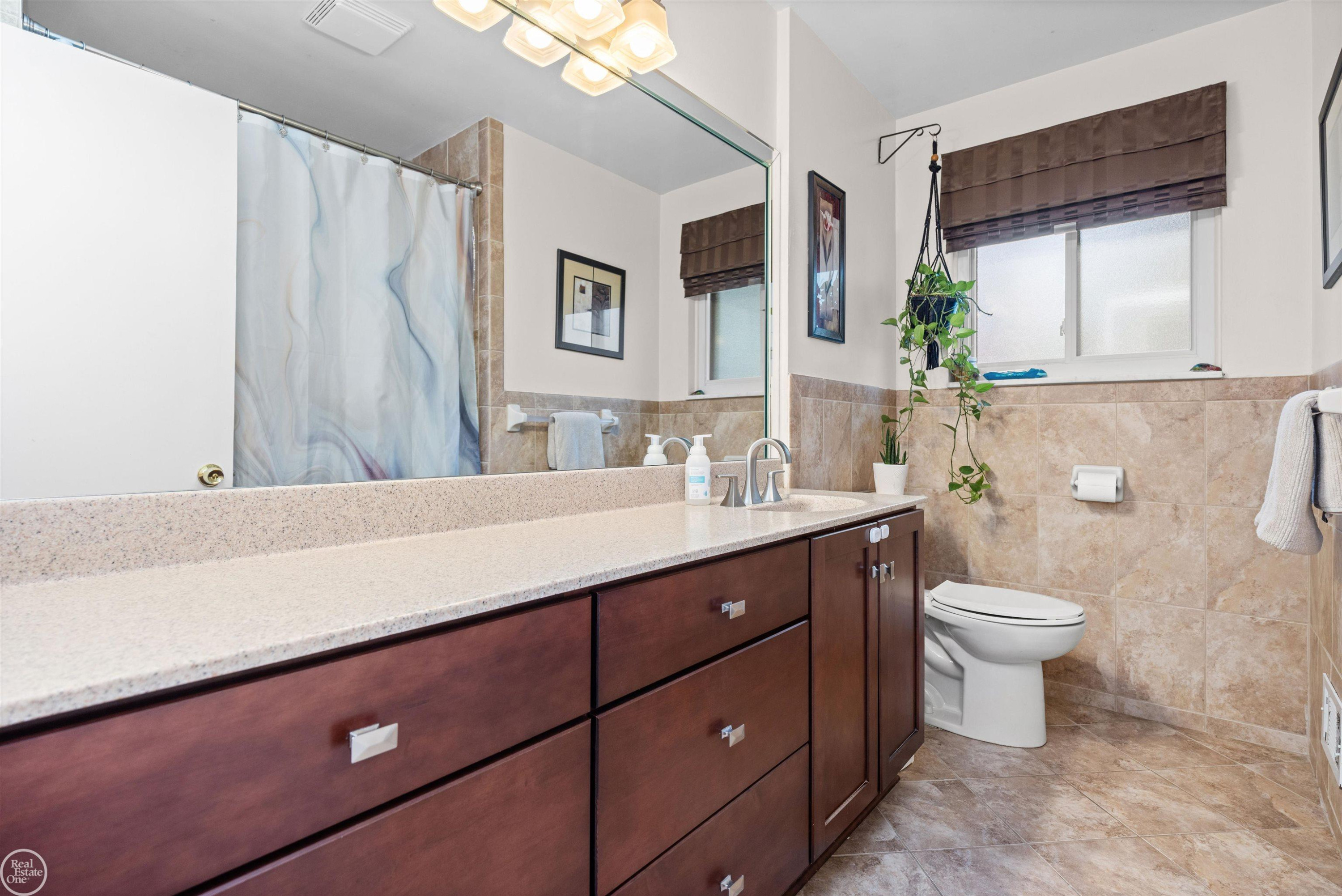 21920 Lakeshire Street, Saint Clair Shores, MI 48081 — Photo 24