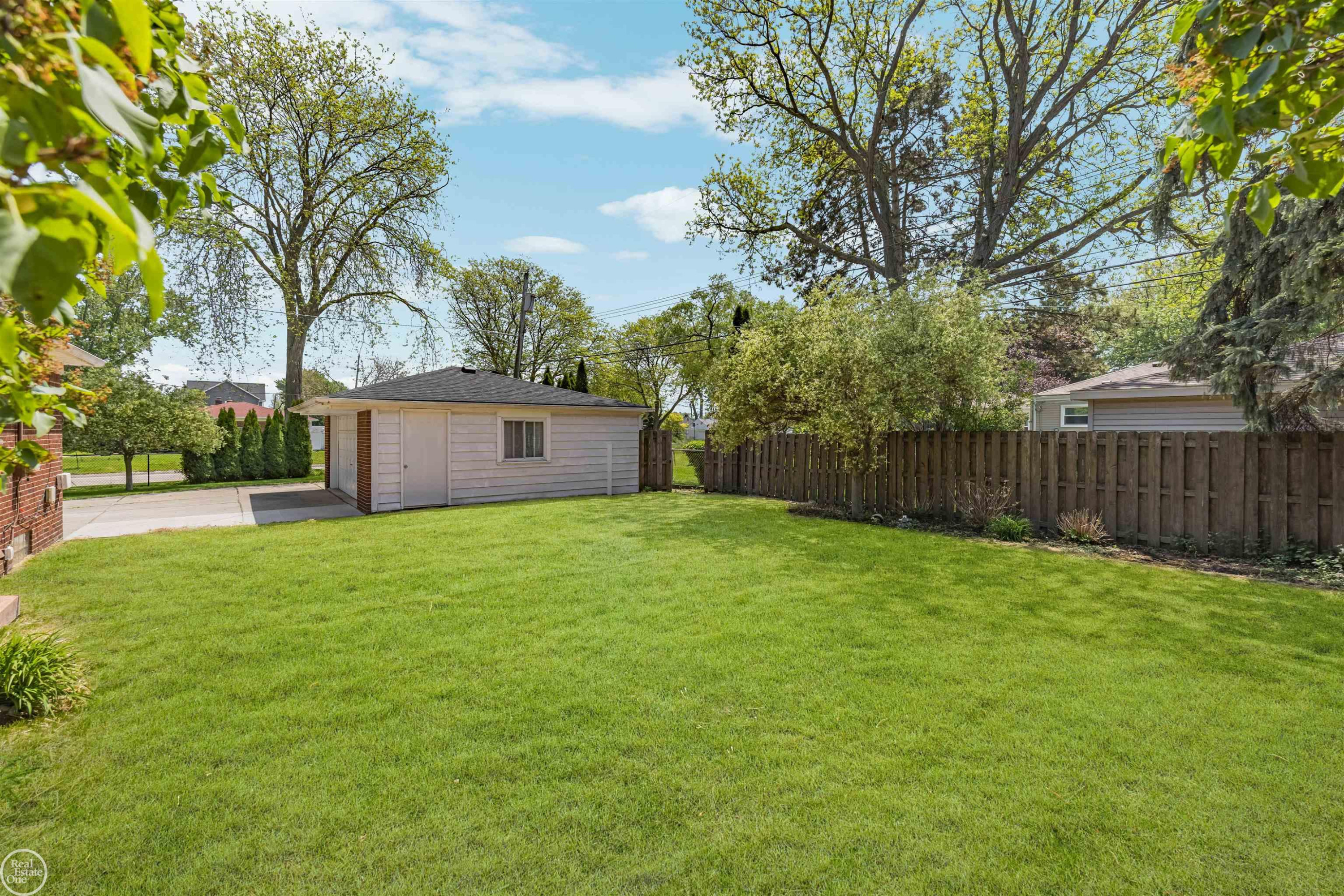 21920 Lakeshire Street, Saint Clair Shores, MI 48081 — Photo 42