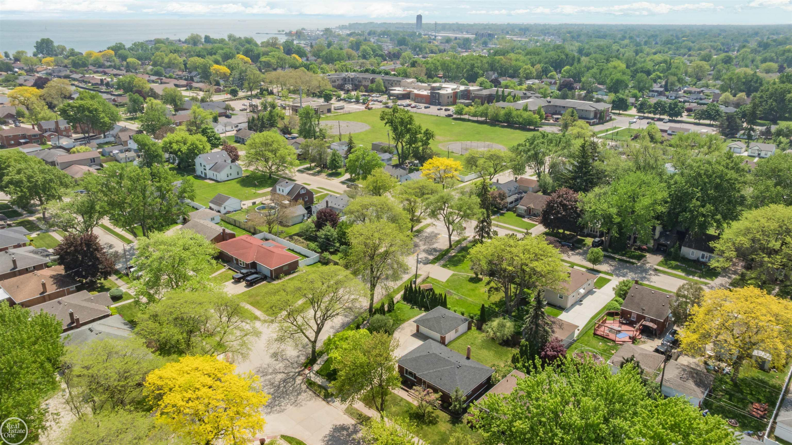 21920 Lakeshire Street, Saint Clair Shores, MI 48081 — Photo 47