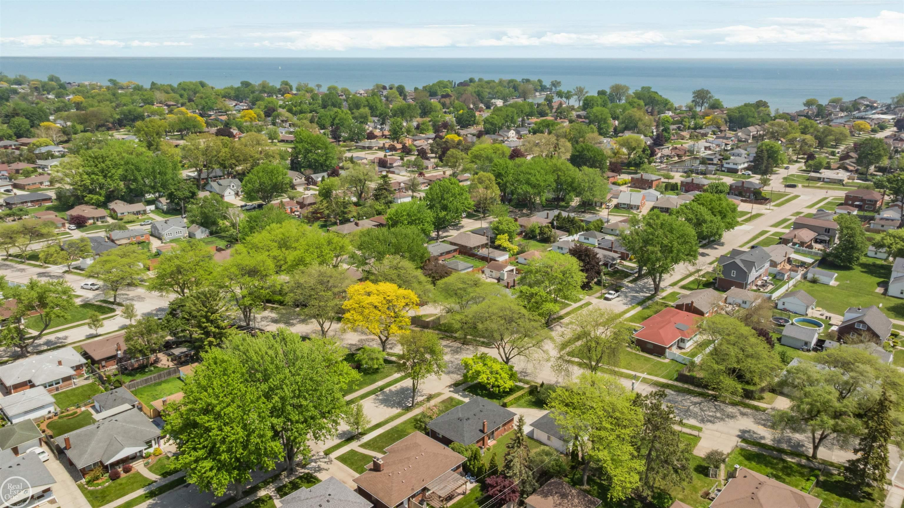 21920 Lakeshire Street, Saint Clair Shores, MI 48081 — Photo 48
