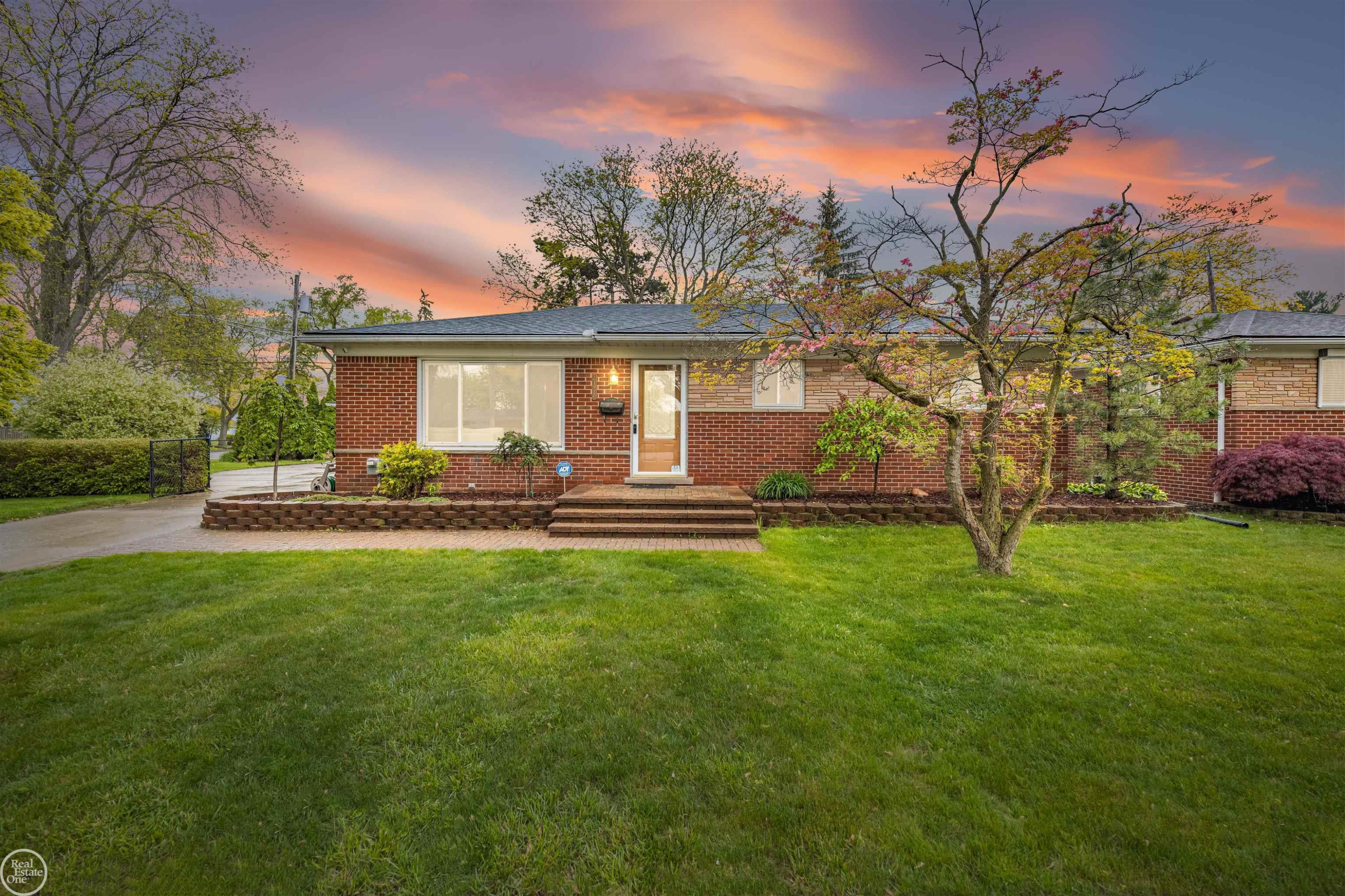 21920 Lakeshire Street, Saint Clair Shores, MI 48081 — Photo 49