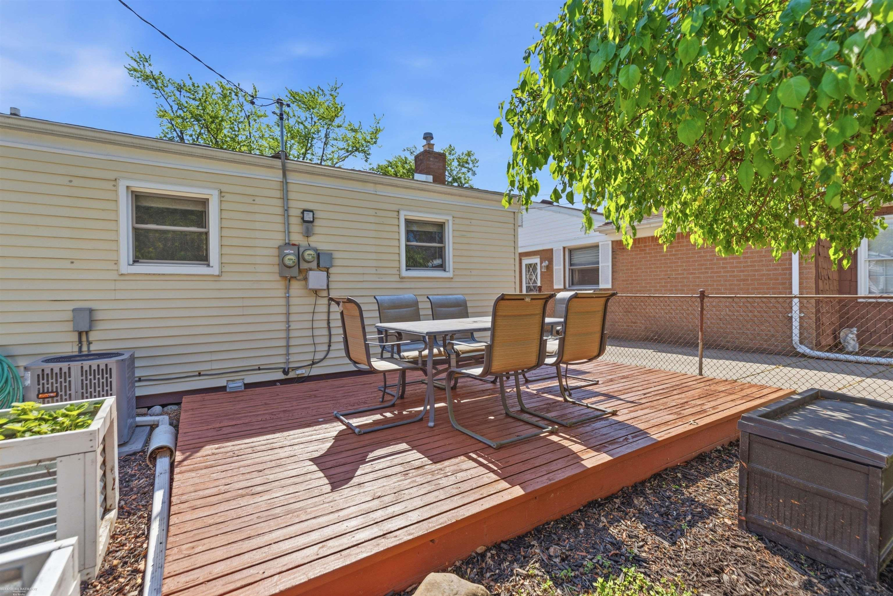 33753 Cheryl Street, Clinton Twp, MI 48035 — Photo 19
