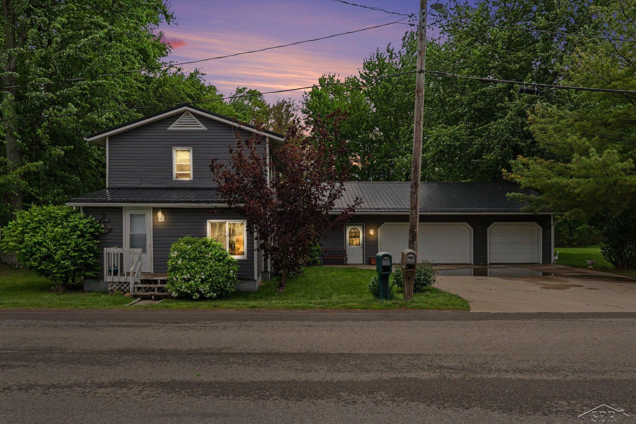 536 Warren Road, Coldwater, MI 49036 — front exterior