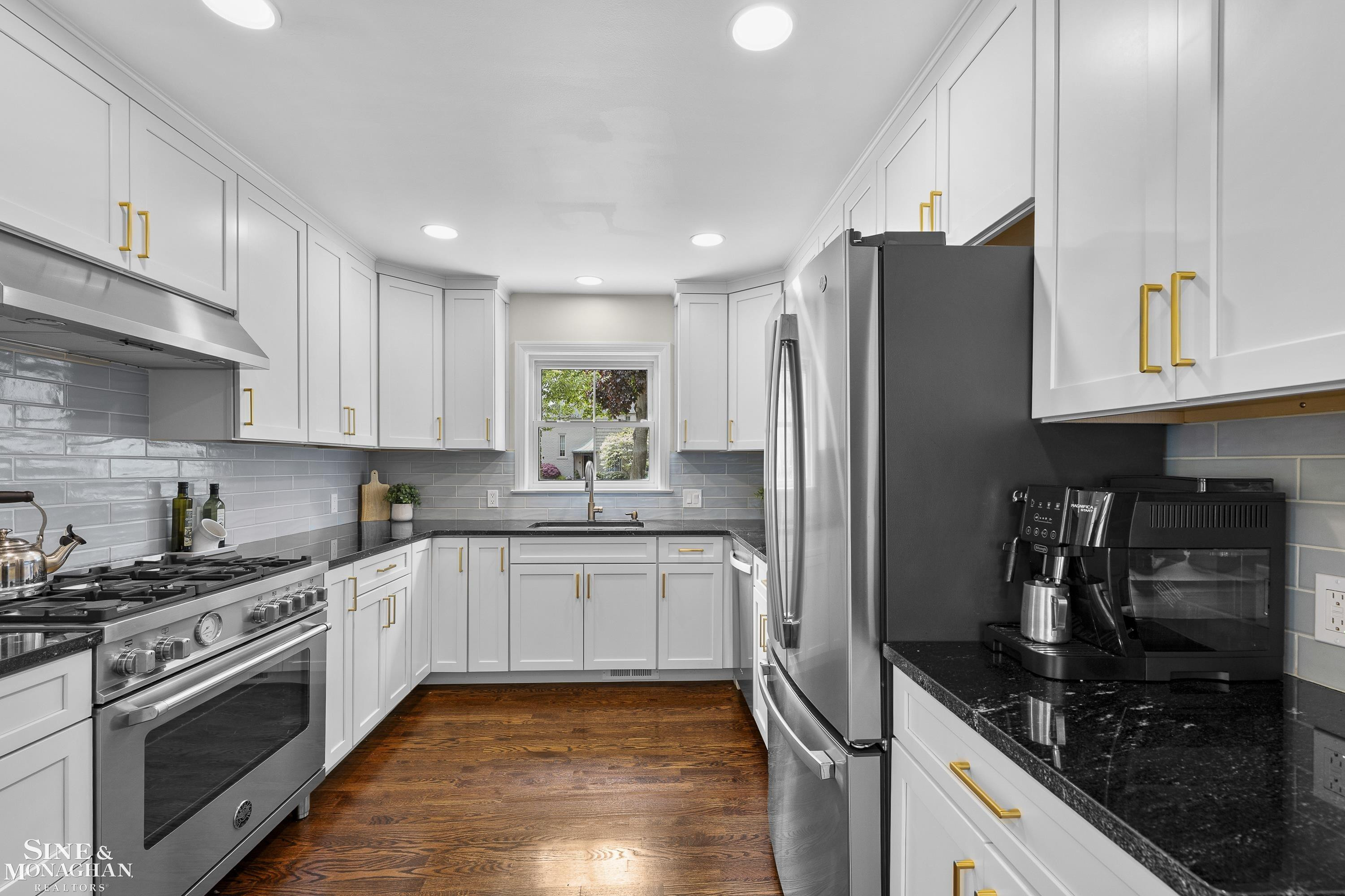 106 Meadow Lane, Grosse Pointe Farms, MI 48236 — Photo 13