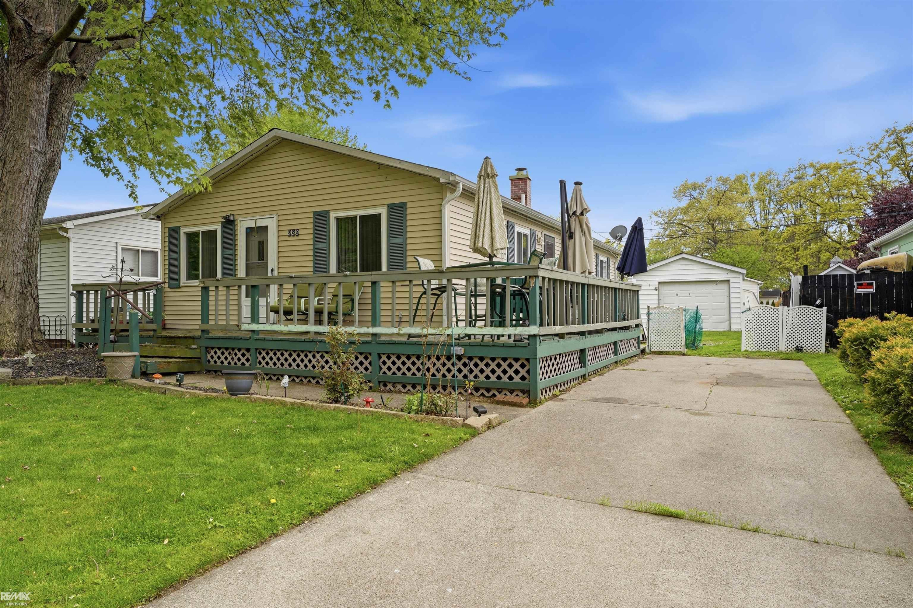 939 Liberty Street, Algonac, MI 48001 — Photo 2