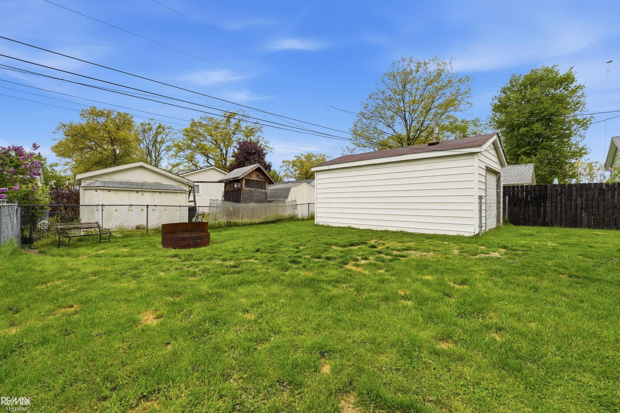 939 Liberty Street, Algonac, MI 48001 — Photo 11