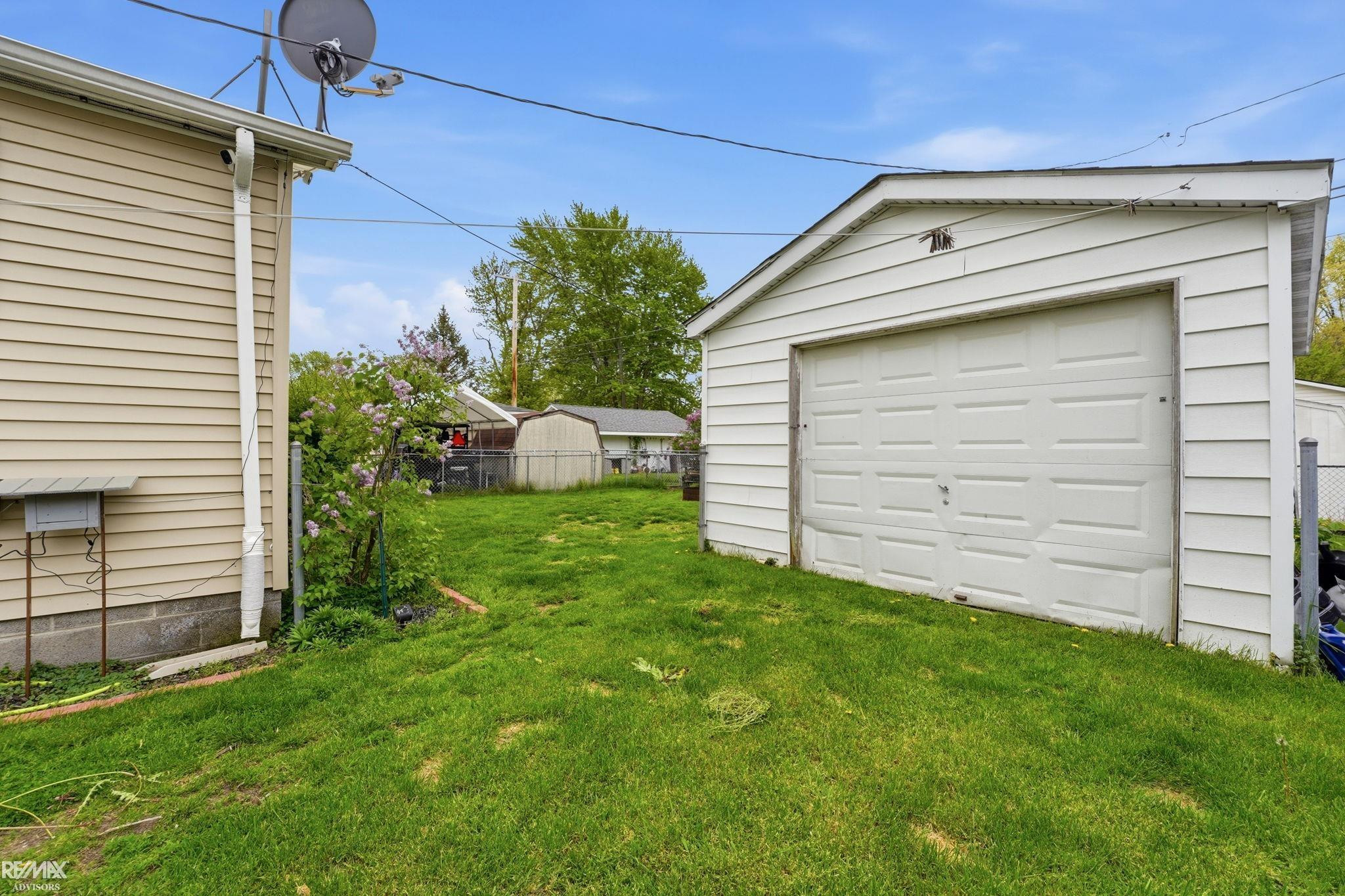 939 Liberty Street, Algonac, MI 48001 — Photo 12