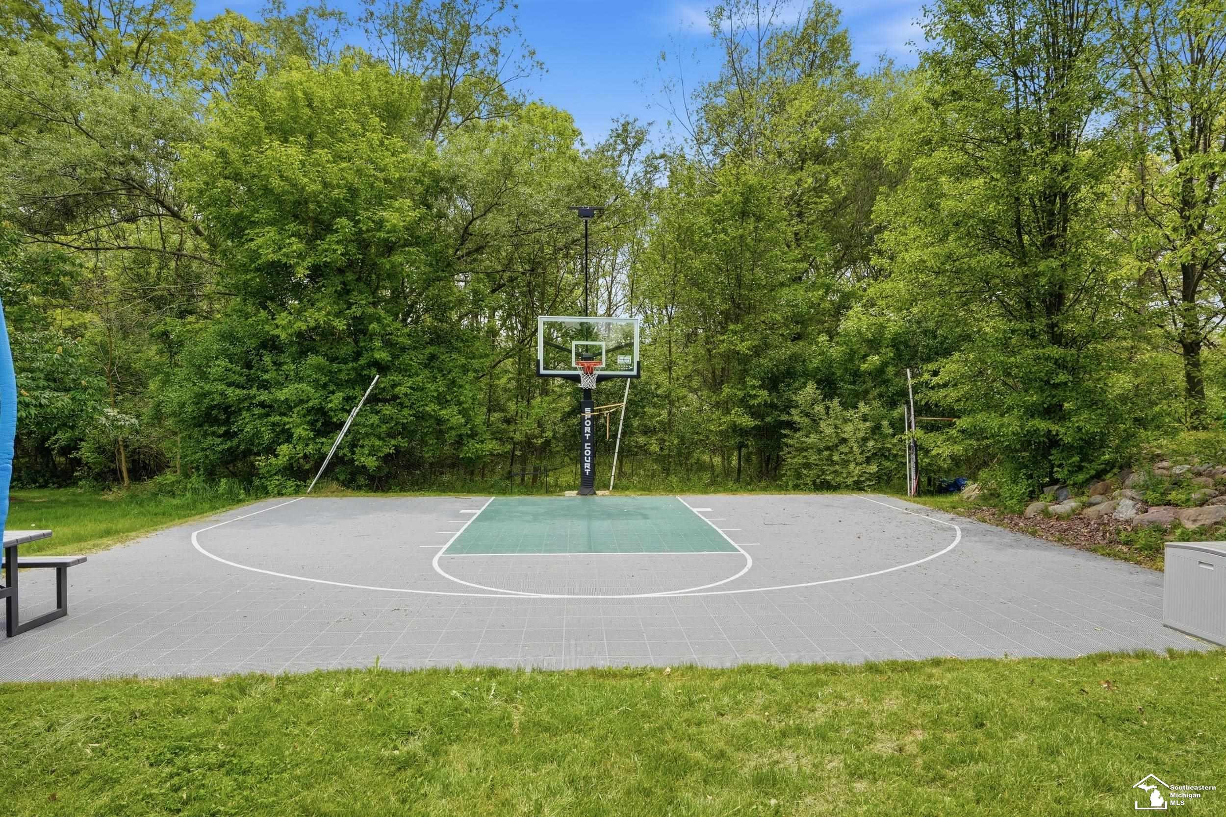 8437 Parkridge Drive, Dexter, MI 48130 — Photo 40