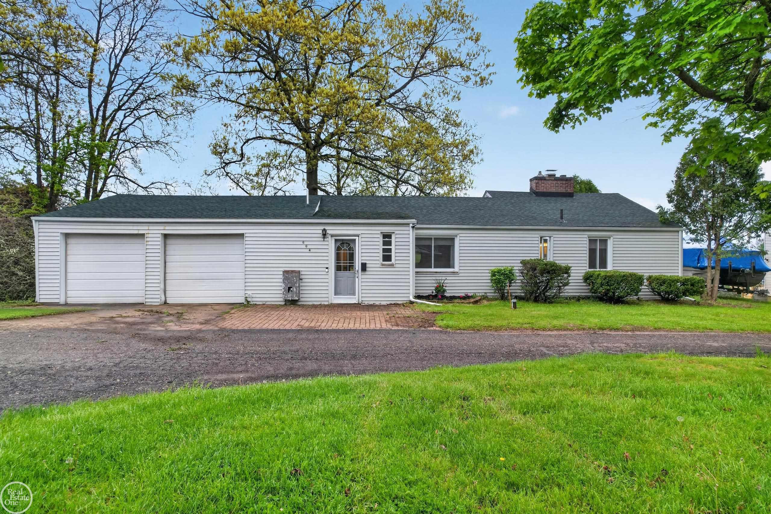 664 Sunrise Park Street, Howell, MI 48843 — Photo 2