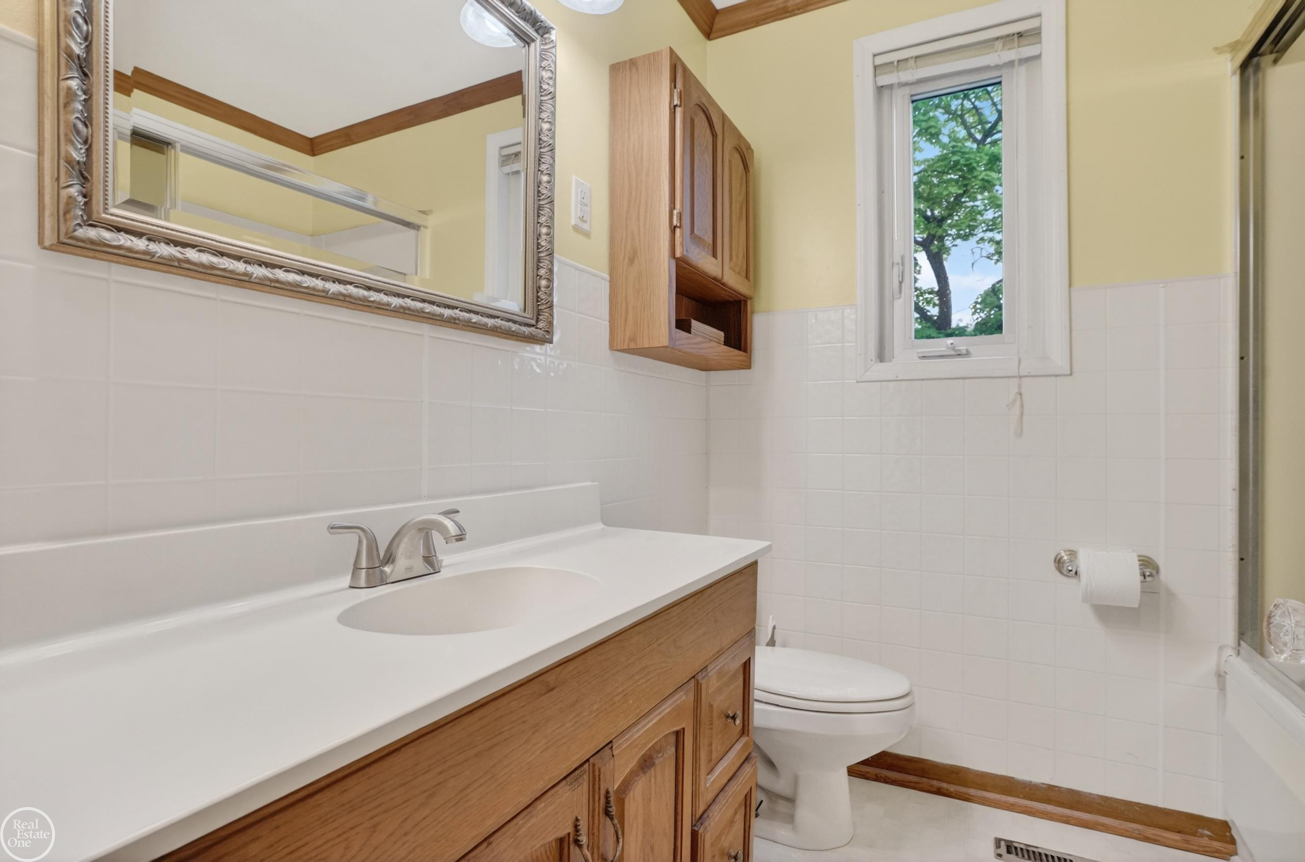 664 Sunrise Park Street, Howell, MI 48843 — Photo 18