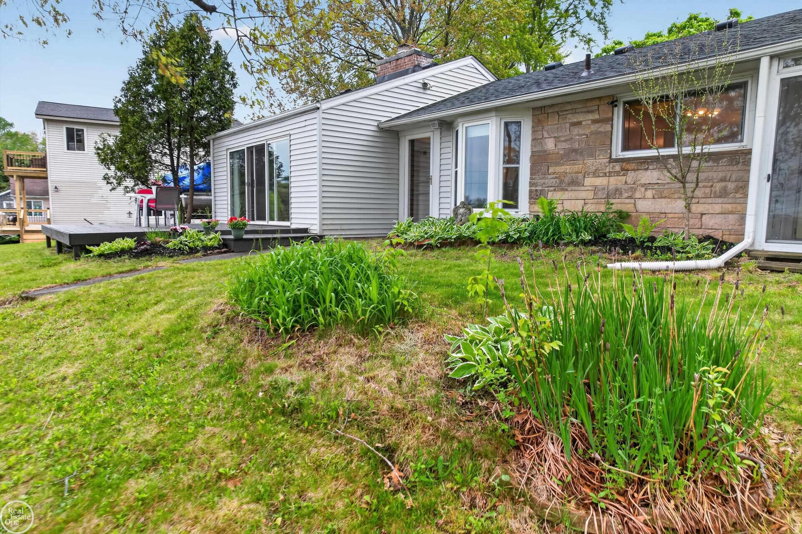 664 Sunrise Park Street, Howell, MI 48843 — Photo 23