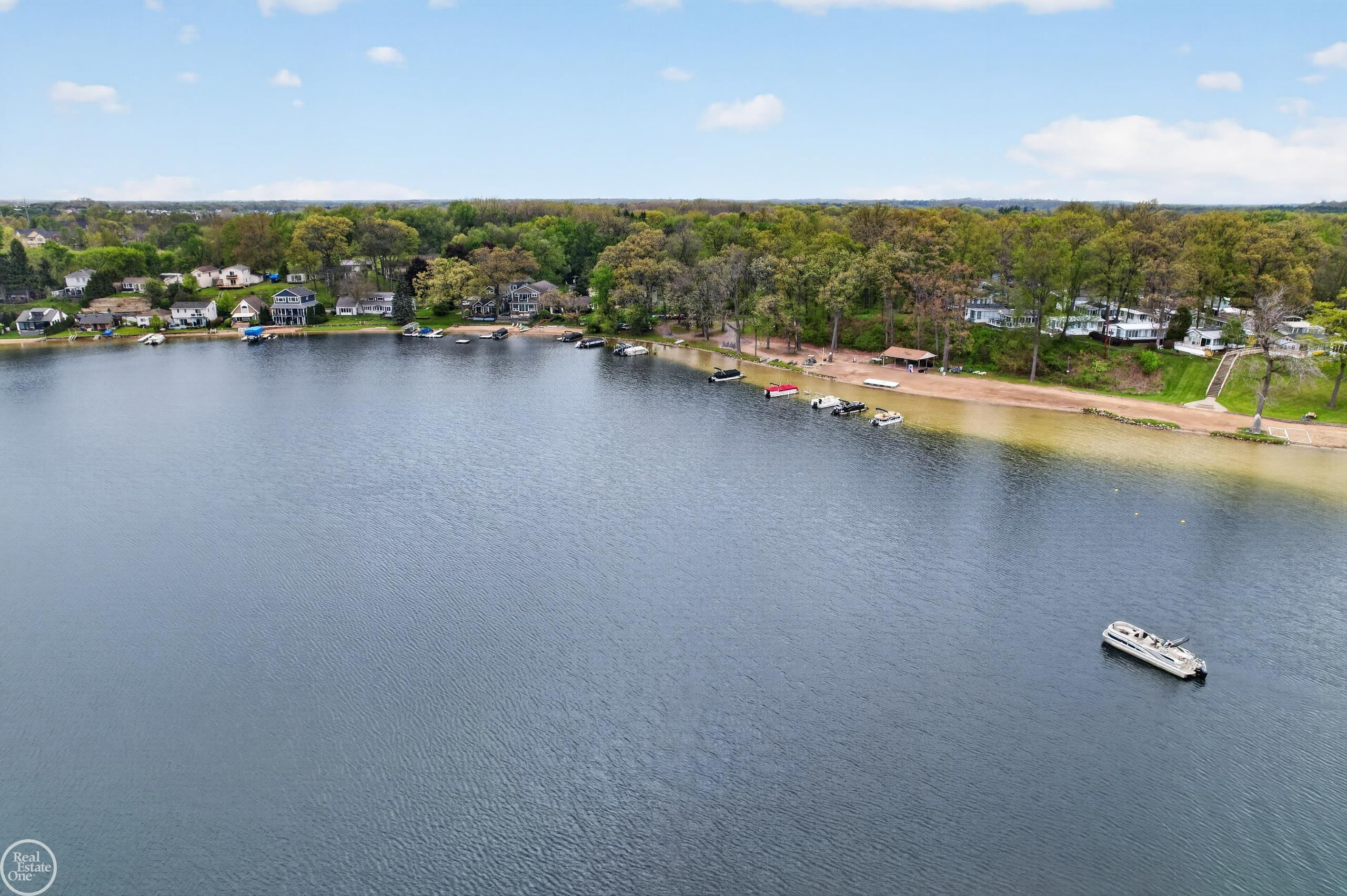 664 Sunrise Park Street, Howell, MI 48843 — Photo 31