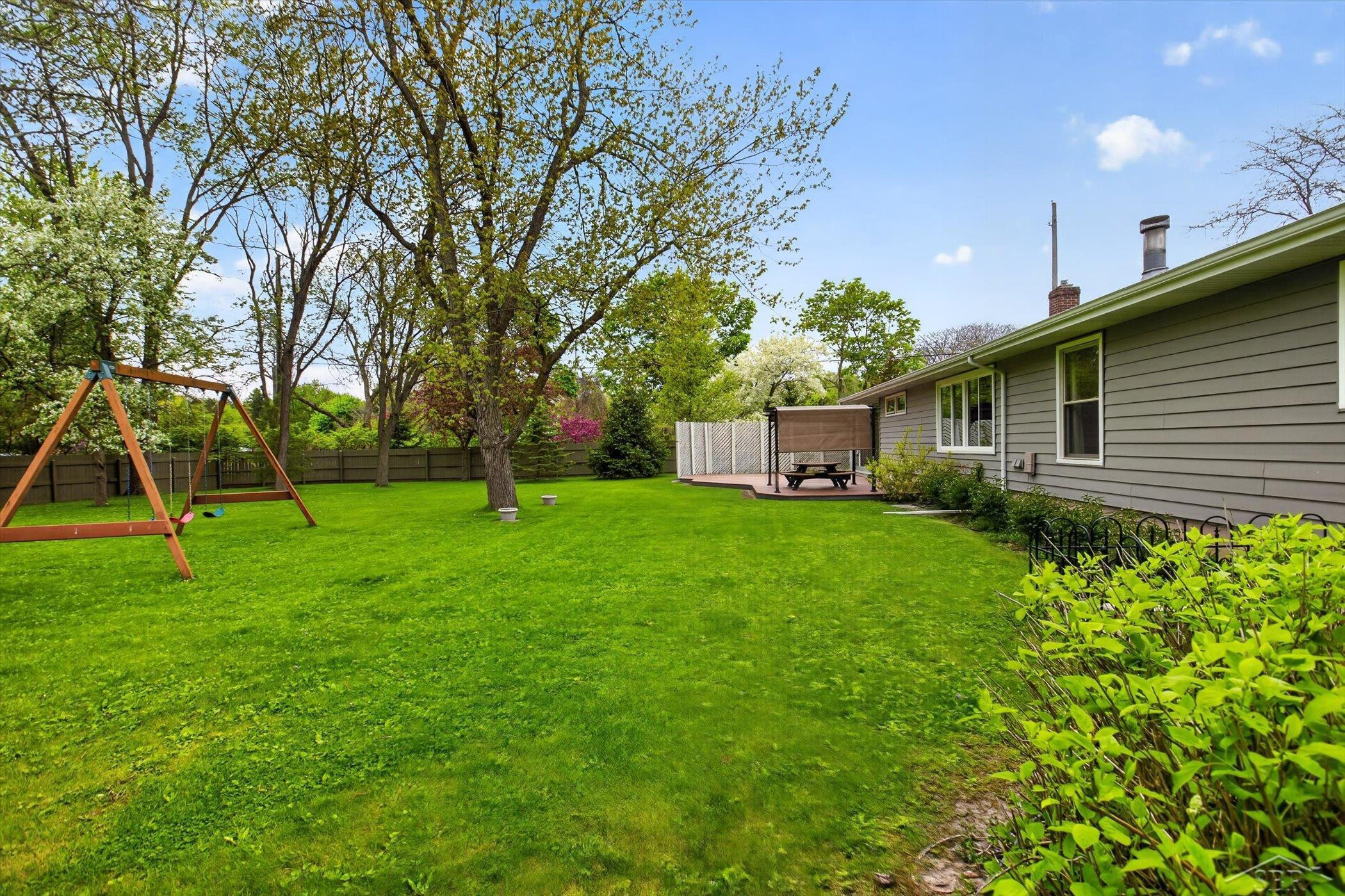 1603 Clover Lane, Midland, MI 48640 — Photo 37