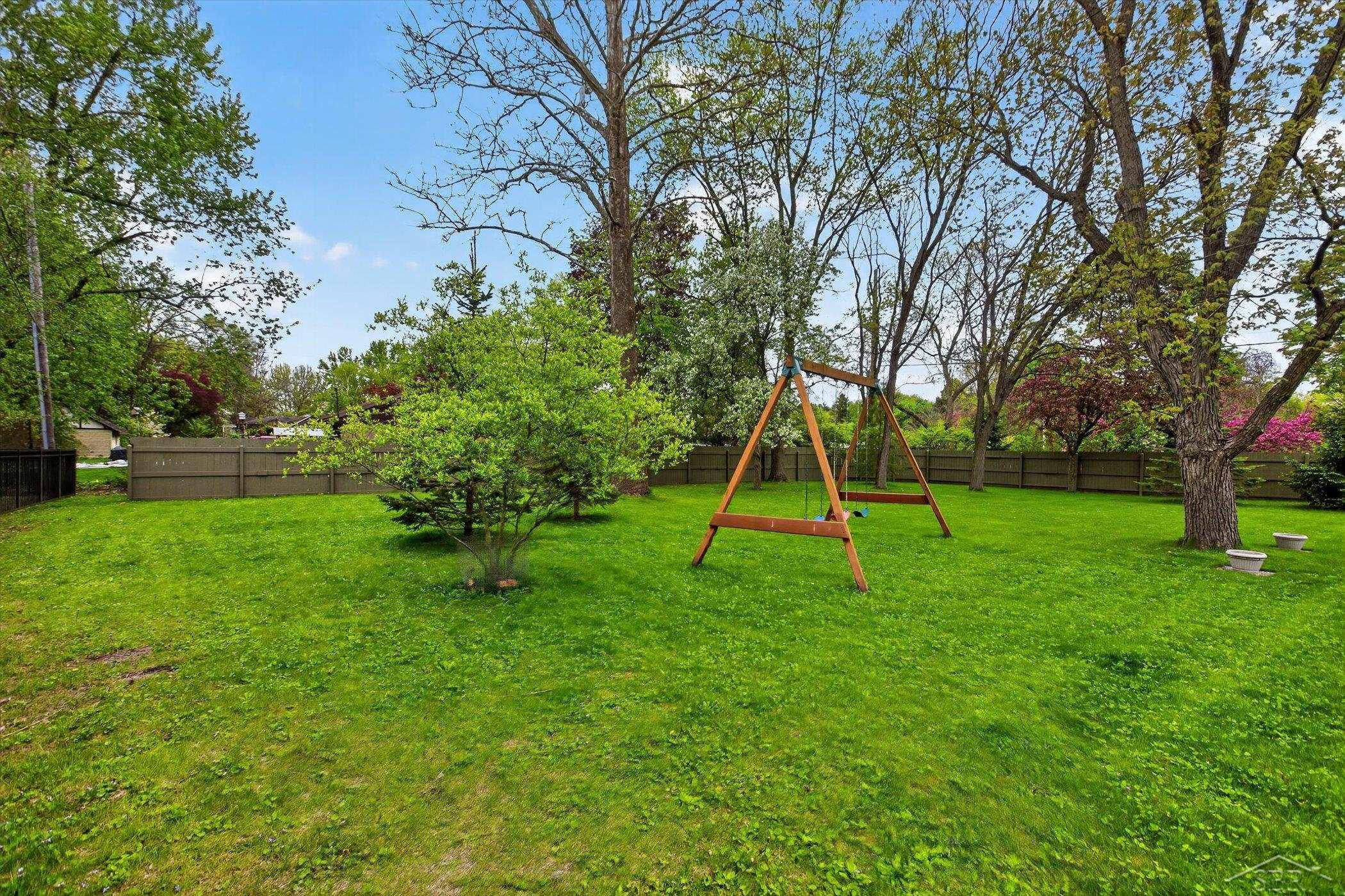 1603 Clover Lane, Midland, MI 48640 — Photo 41