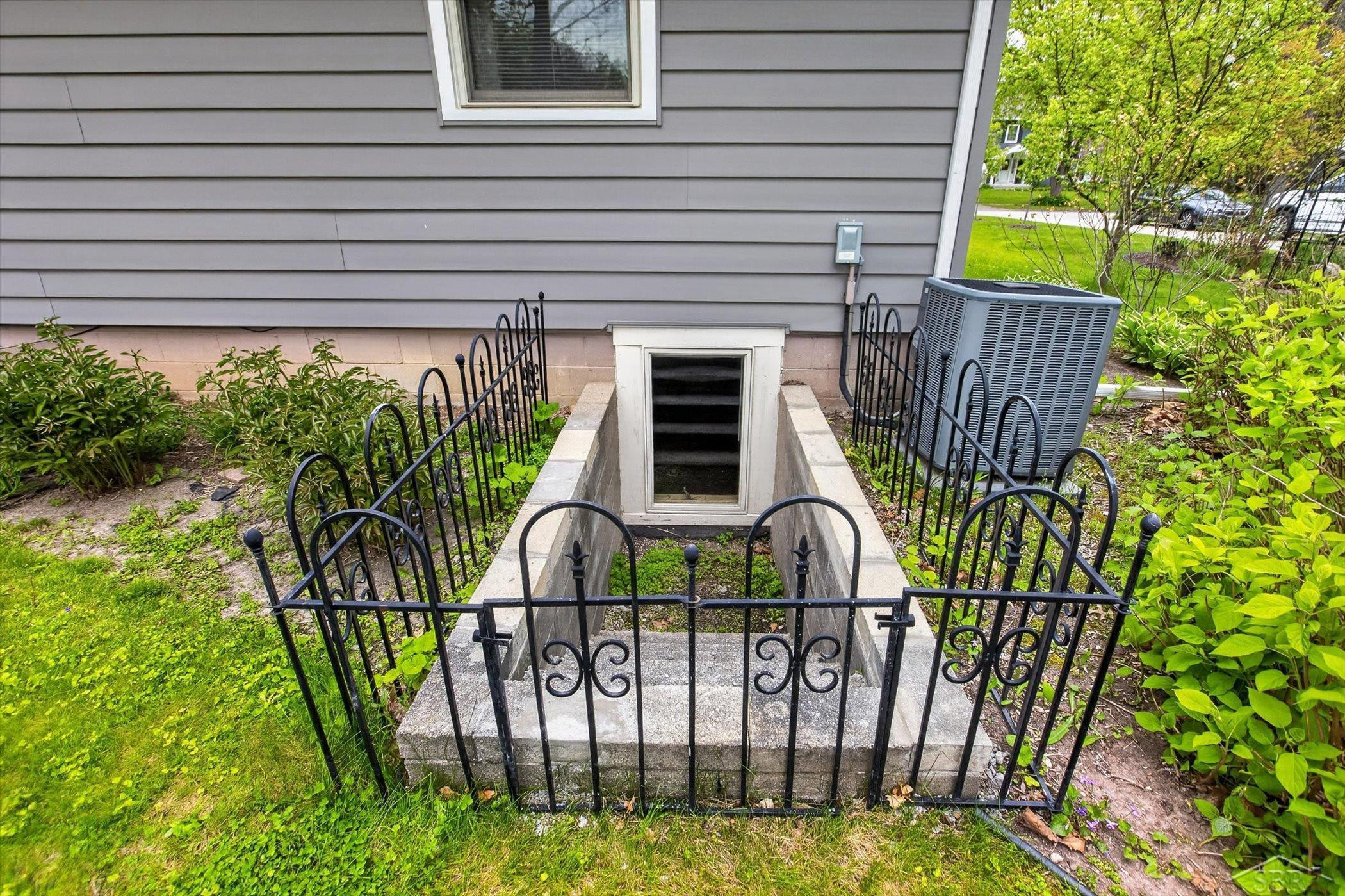 1603 Clover Lane, Midland, MI 48640 — Photo 42