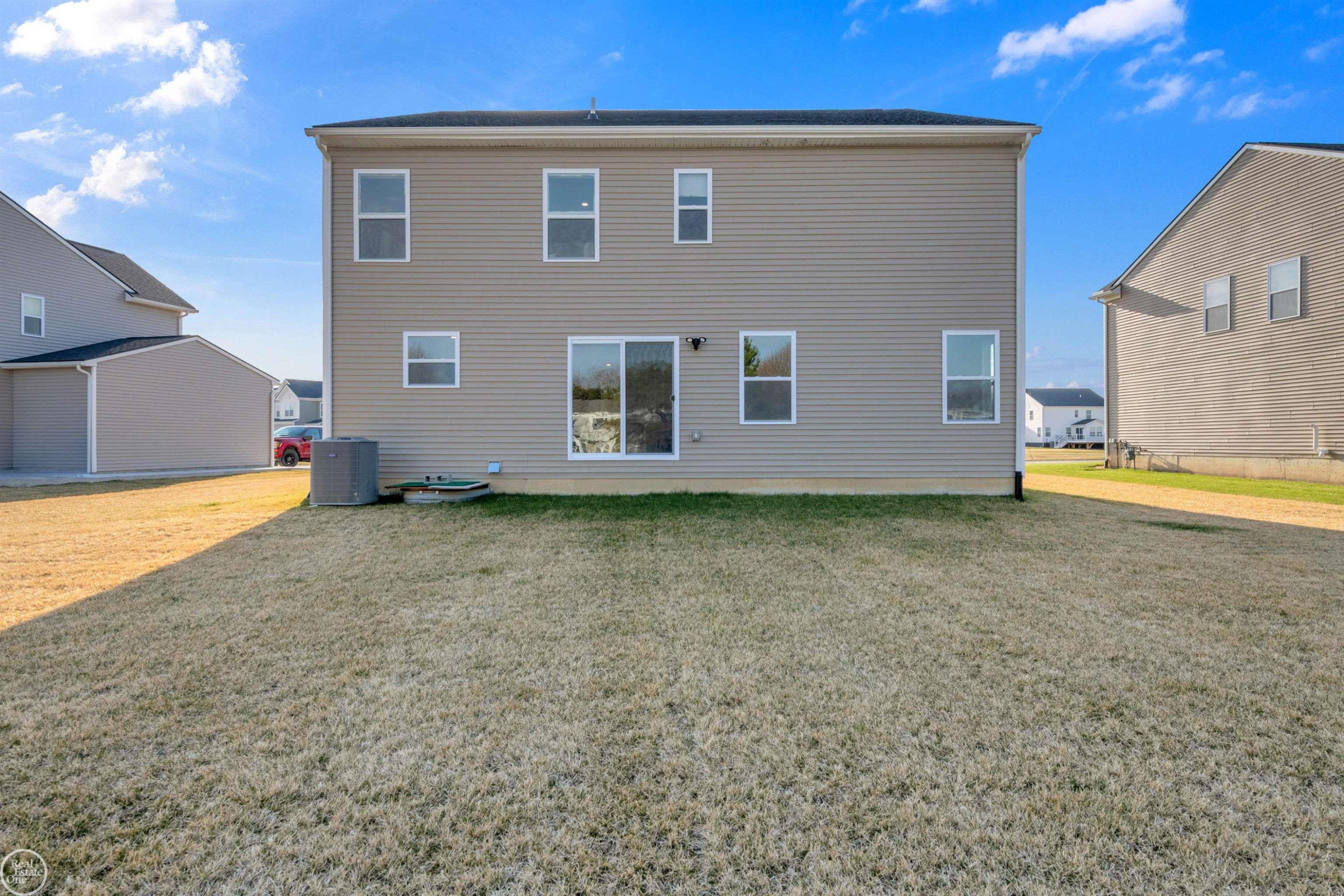 54470 Heron Circle, New Baltimore, MI 48047 — Photo 35