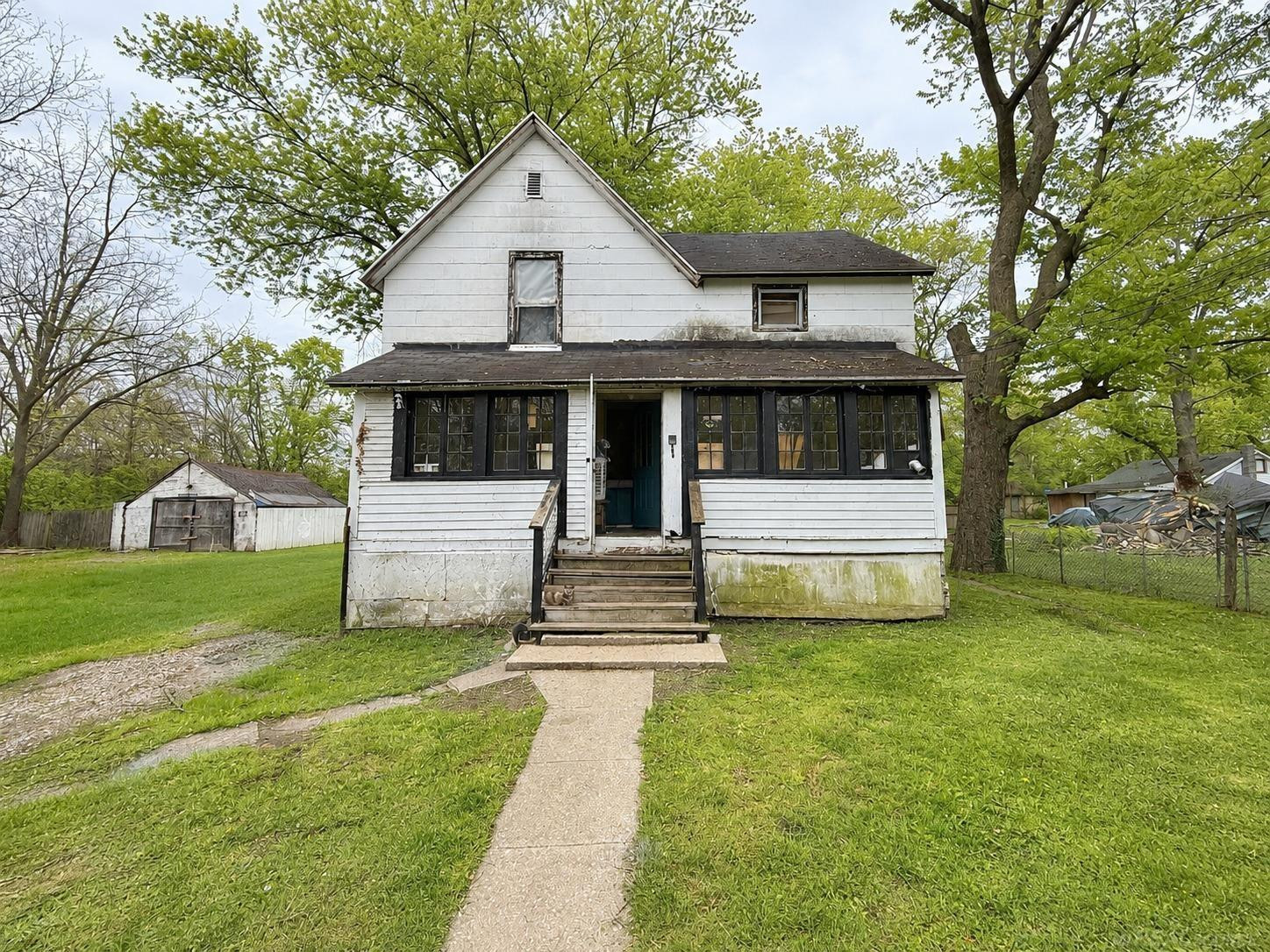 939 Field Avenue, Kalamazoo, MI 49048 — front exterior