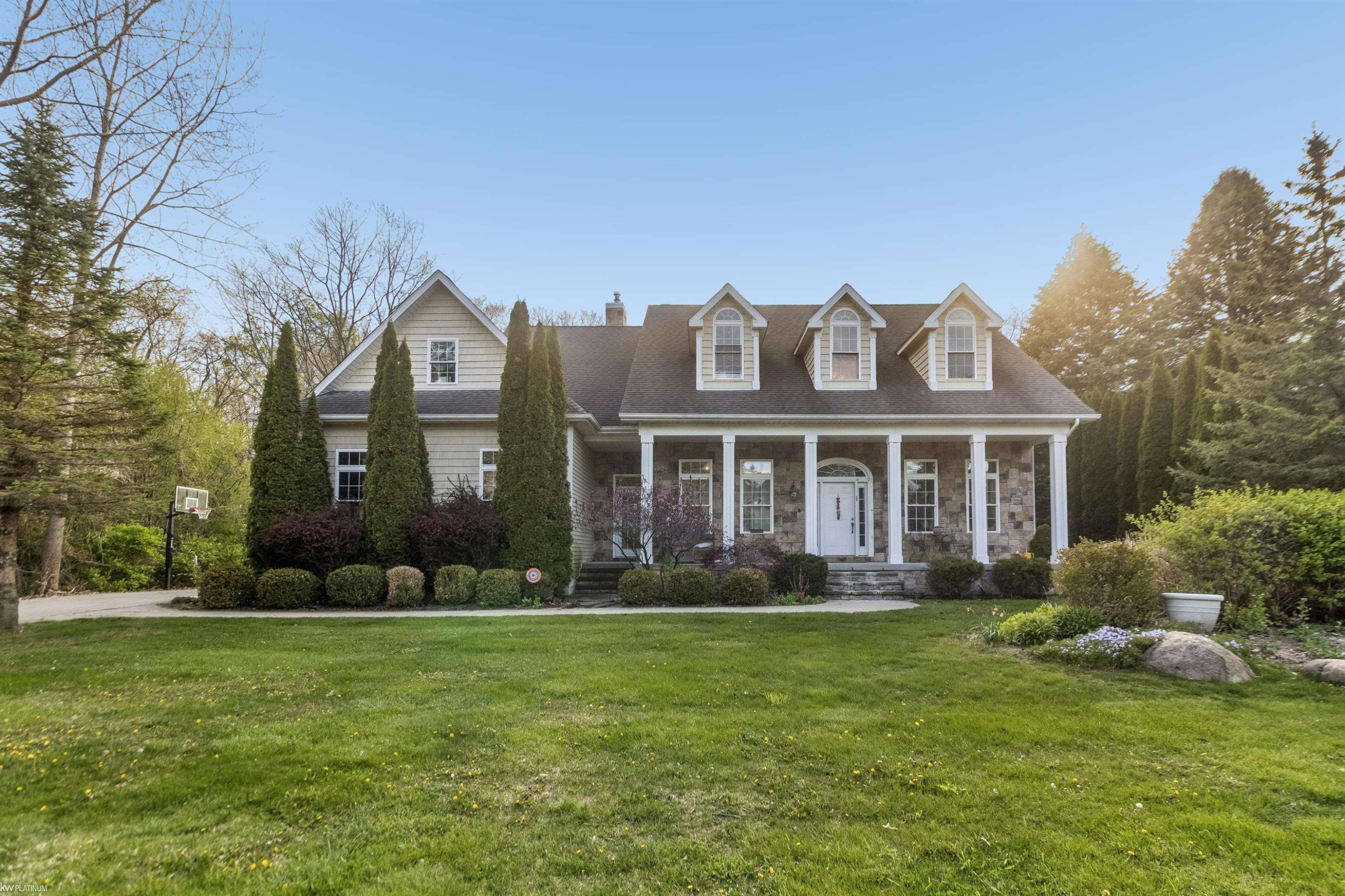 5425 Baywood Drive, MI 48059 — front exterior