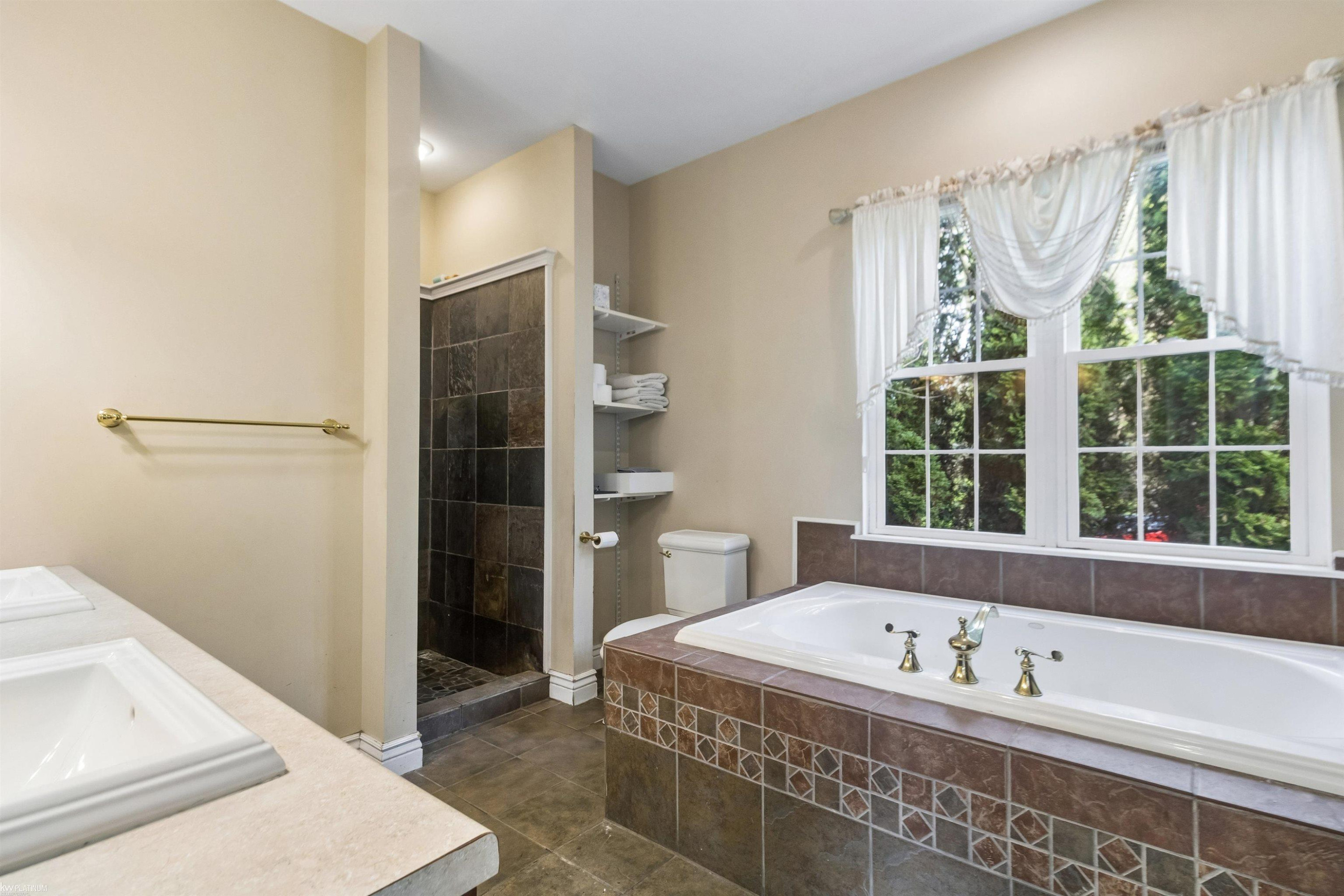 5425 Baywood Drive, MI 48059 — Photo 12