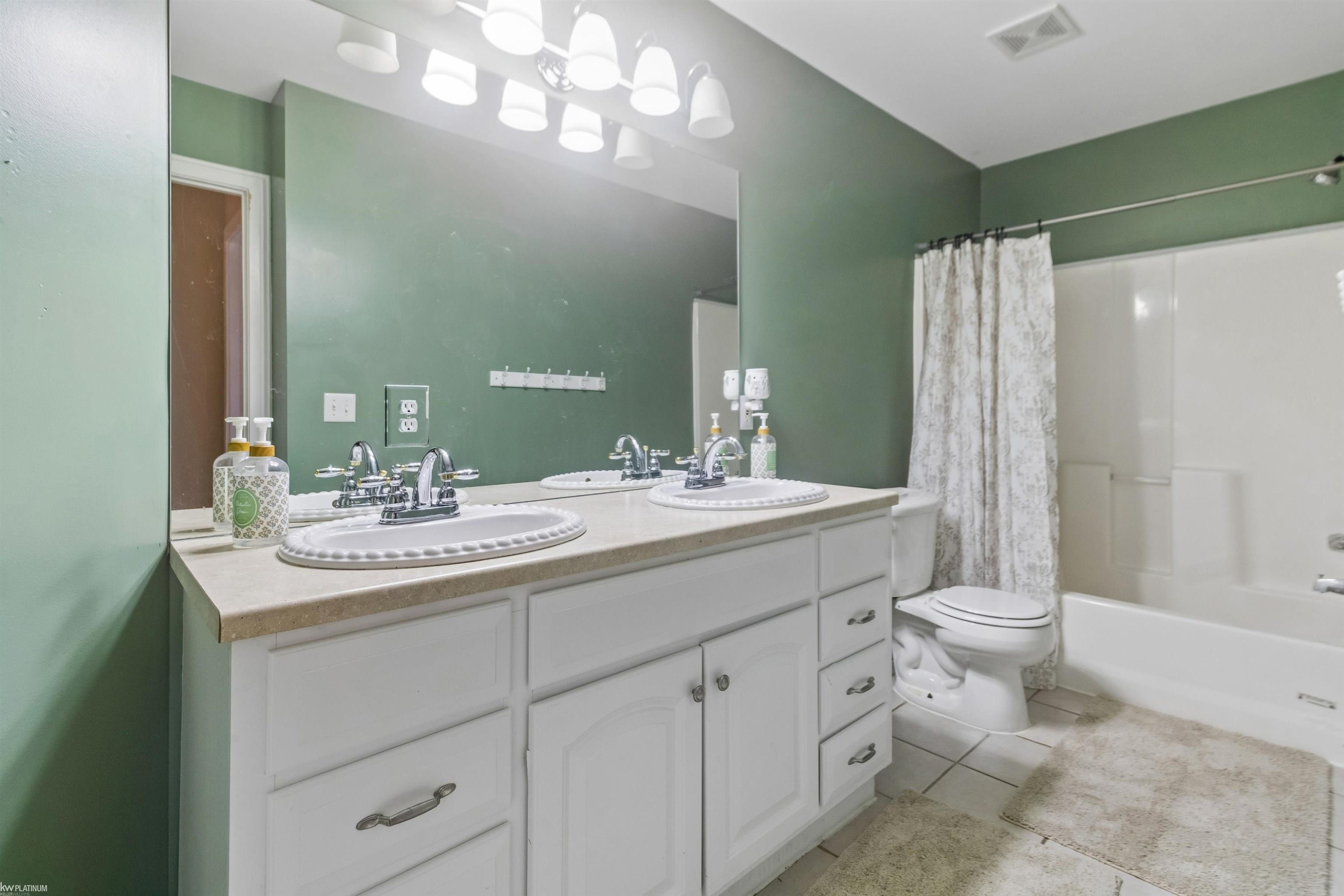 5425 Baywood Drive, MI 48059 — Photo 34