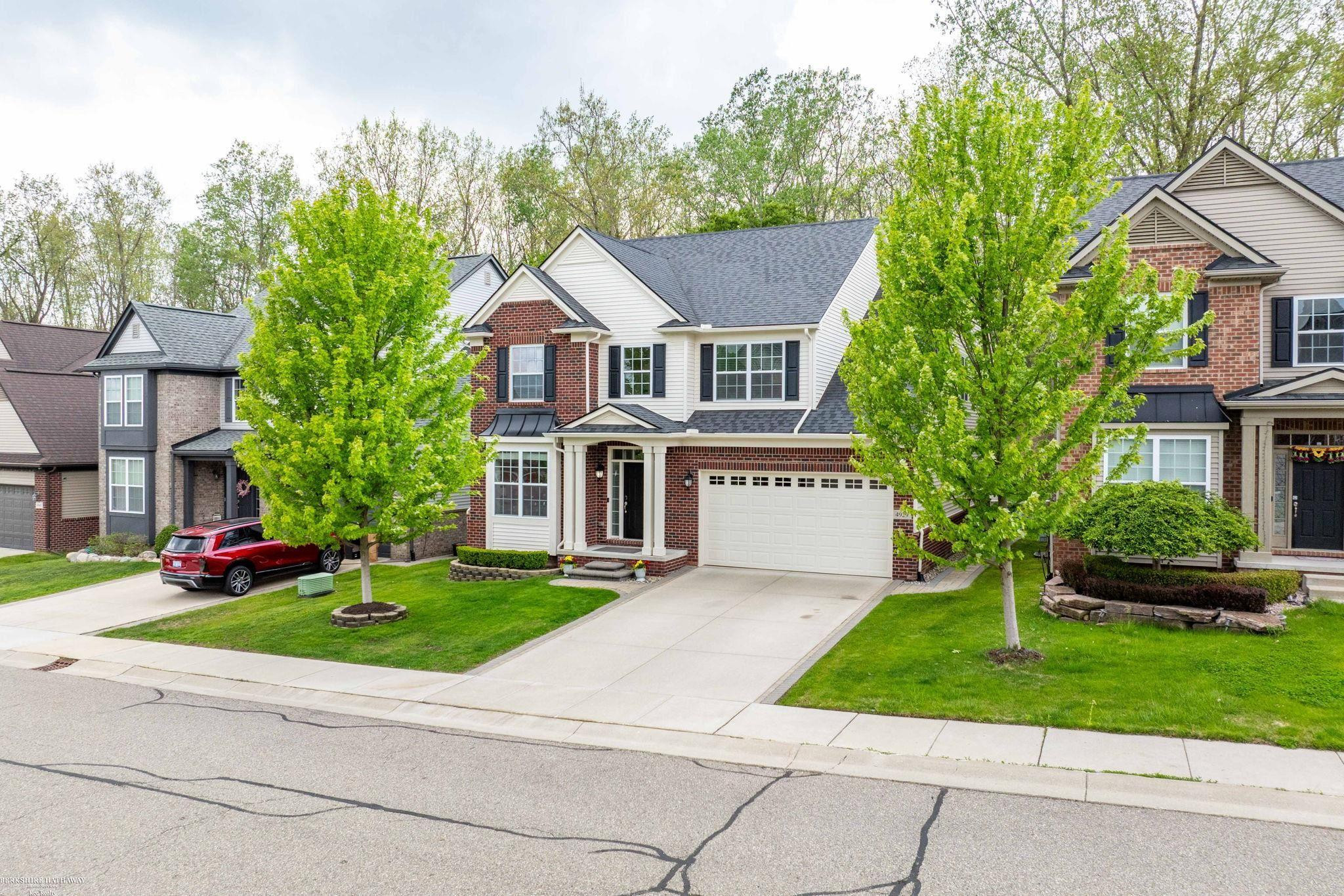 4929 W Stonegate Circle, Lake Orion, MI — Photo 2