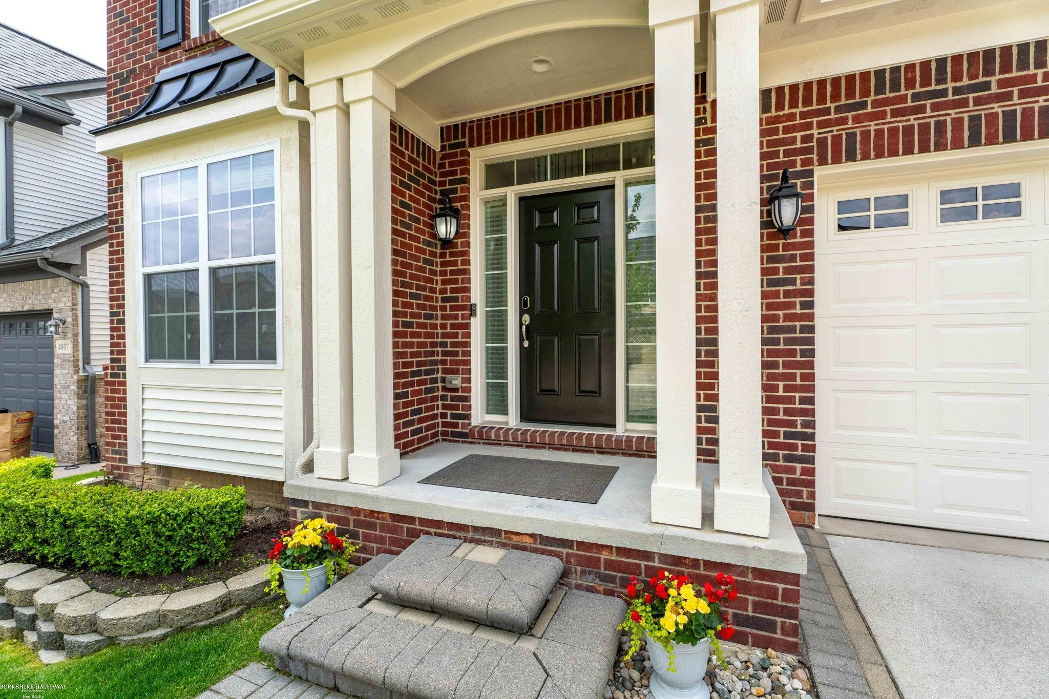 4929 W Stonegate Circle, Lake Orion, MI — Photo 9