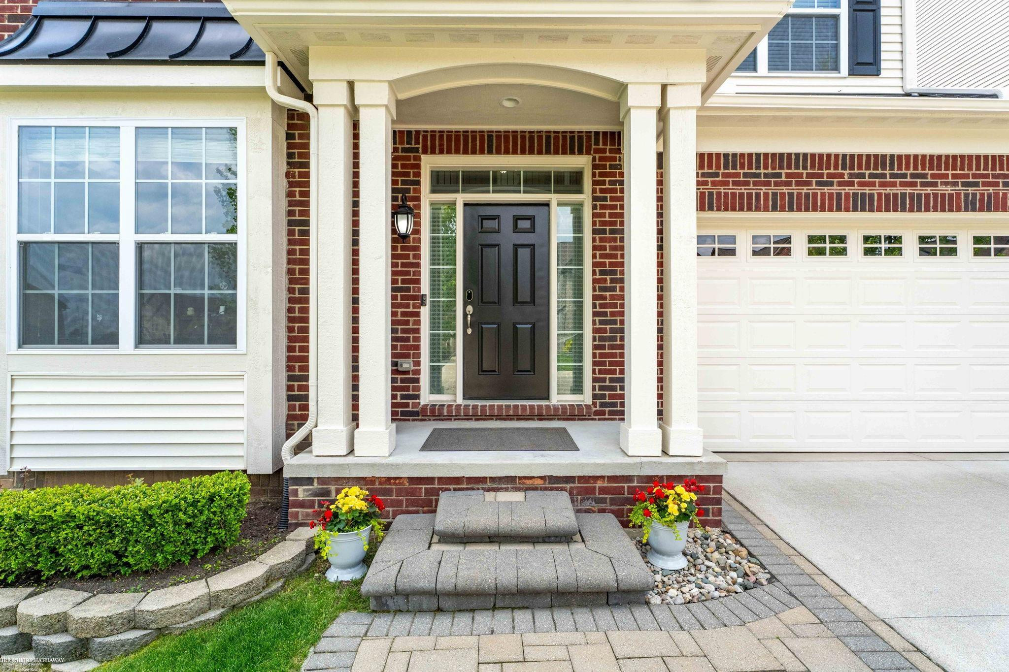 4929 W Stonegate Circle, Lake Orion, MI — Photo 10